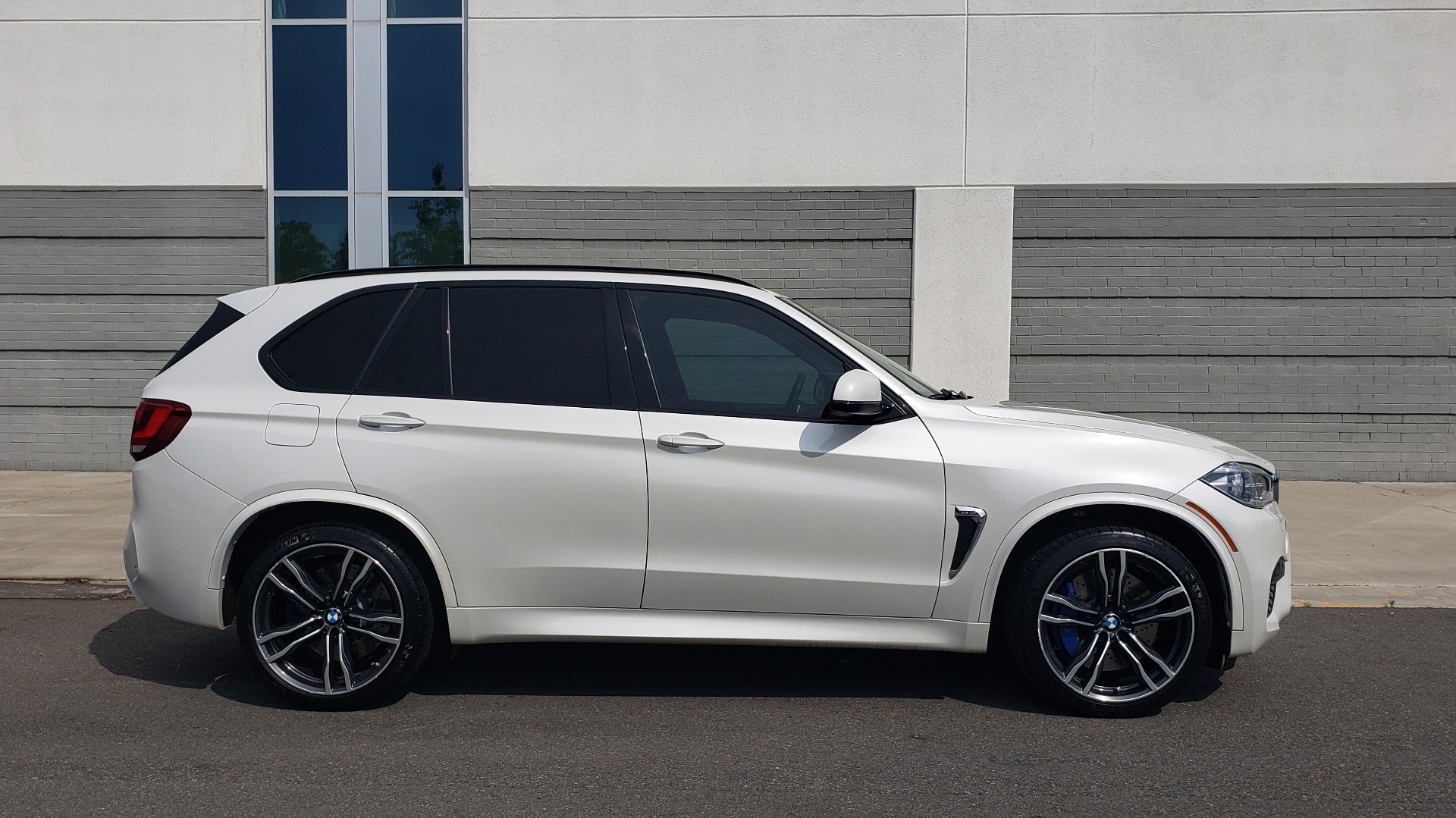 Used 2017 BMW X5 M EXECUTIVE PKG / NAV / DRVR ASST / BSM / HUD / HTD STS / WIFI for sale Sold at Formula Imports in Charlotte NC 28227 3