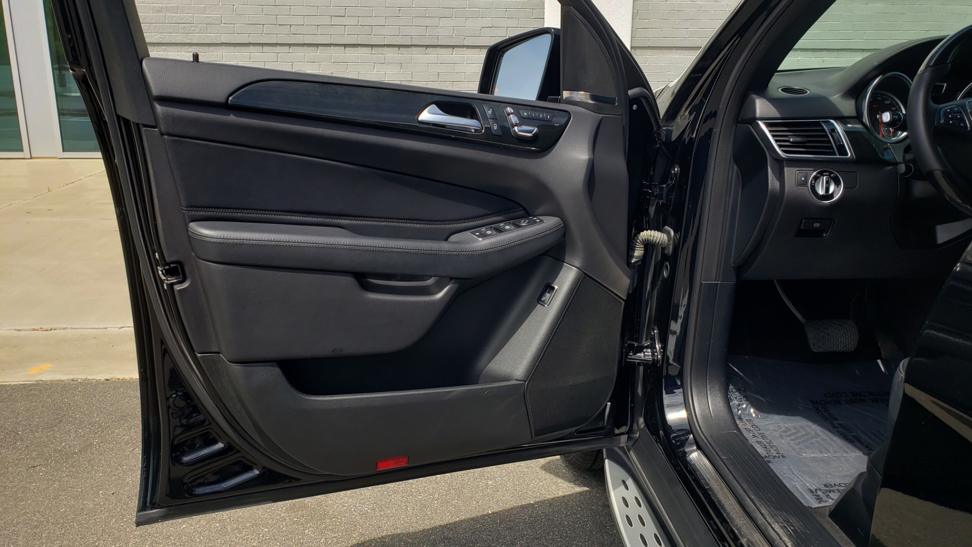 Used 2018 Mercedes-Benz GLE 350 PREMIUM / NAV / H/K SOUND / SUNROOF / REARVIEW for sale Sold at Formula Imports in Charlotte NC 28227 35