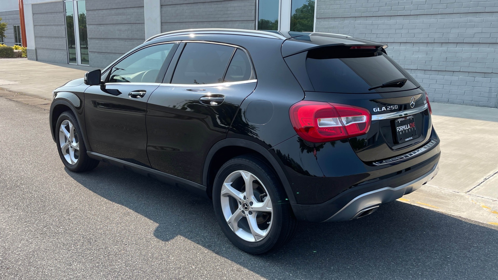 Used 2018 Mercedes-Benz GLA 250 SUV / GARMIN MAP PILOT / 18IN WHEELS / REARVIEW for sale Sold at Formula Imports in Charlotte NC 28227 3