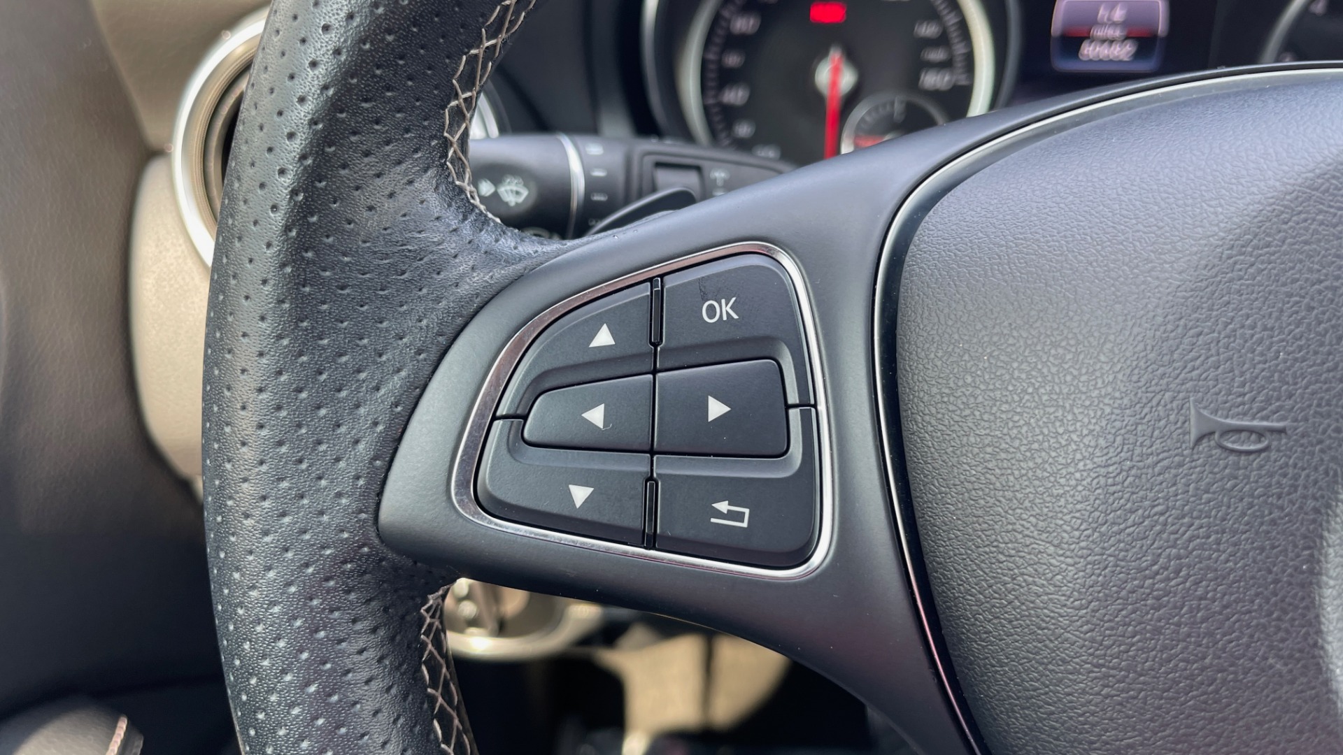 Used 2018 Mercedes-Benz GLA 250 SUV / GARMIN MAP PILOT / 18IN WHEELS / REARVIEW for sale Sold at Formula Imports in Charlotte NC 28227 30
