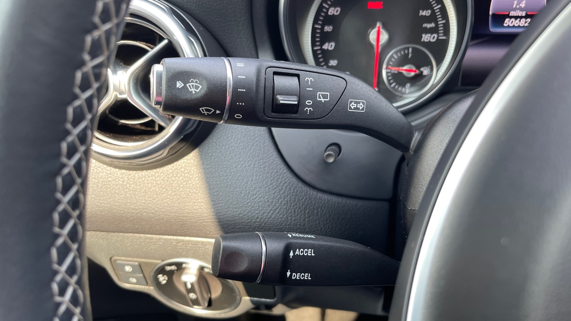 Used 2018 Mercedes-Benz GLA 250 SUV / GARMIN MAP PILOT / 18IN WHEELS / REARVIEW for sale Sold at Formula Imports in Charlotte NC 28227 33