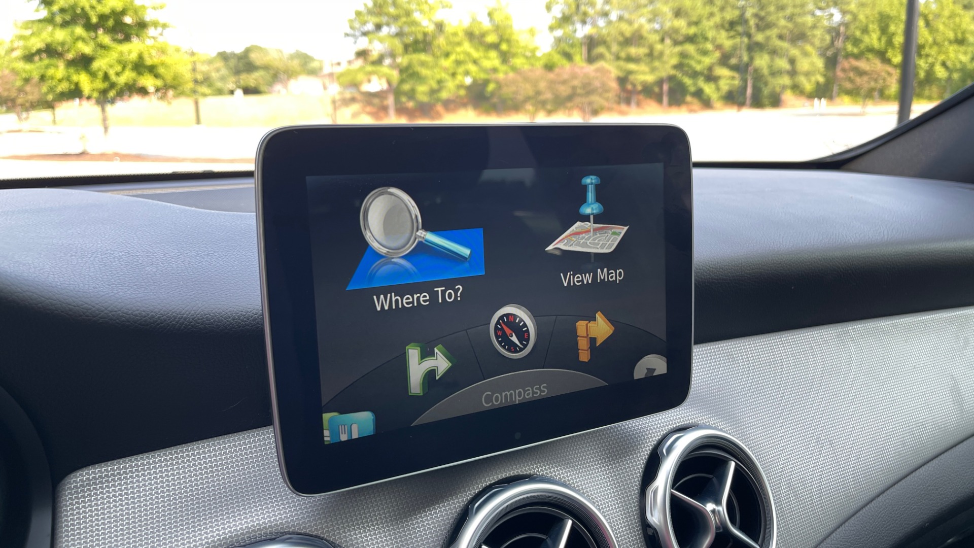 Used 2018 Mercedes-Benz GLA 250 SUV / GARMIN MAP PILOT / 18IN WHEELS / REARVIEW for sale Sold at Formula Imports in Charlotte NC 28227 36