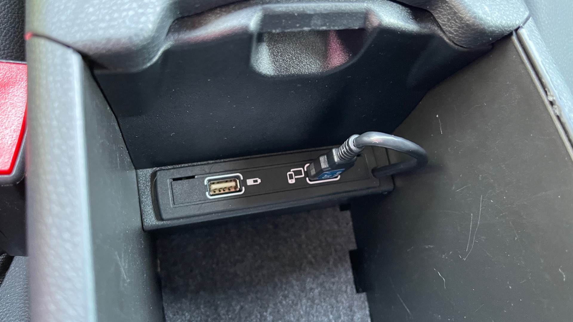 Used 2018 Mercedes-Benz GLA 250 SUV / GARMIN MAP PILOT / 18IN WHEELS / REARVIEW for sale Sold at Formula Imports in Charlotte NC 28227 39