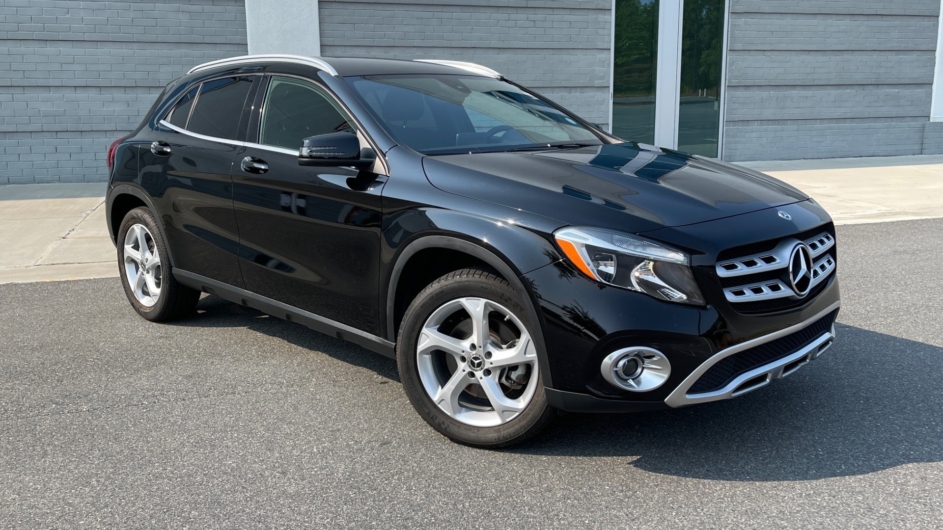 Used 2018 Mercedes-Benz GLA 250 SUV / GARMIN MAP PILOT / 18IN WHEELS / REARVIEW for sale Sold at Formula Imports in Charlotte NC 28227 4