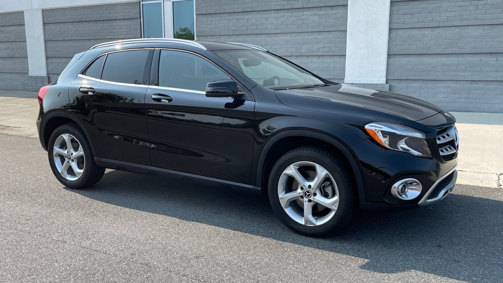 Used 2018 Mercedes-Benz GLA 250 SUV / GARMIN MAP PILOT / 18IN WHEELS / REARVIEW for sale Sold at Formula Imports in Charlotte NC 28227 5