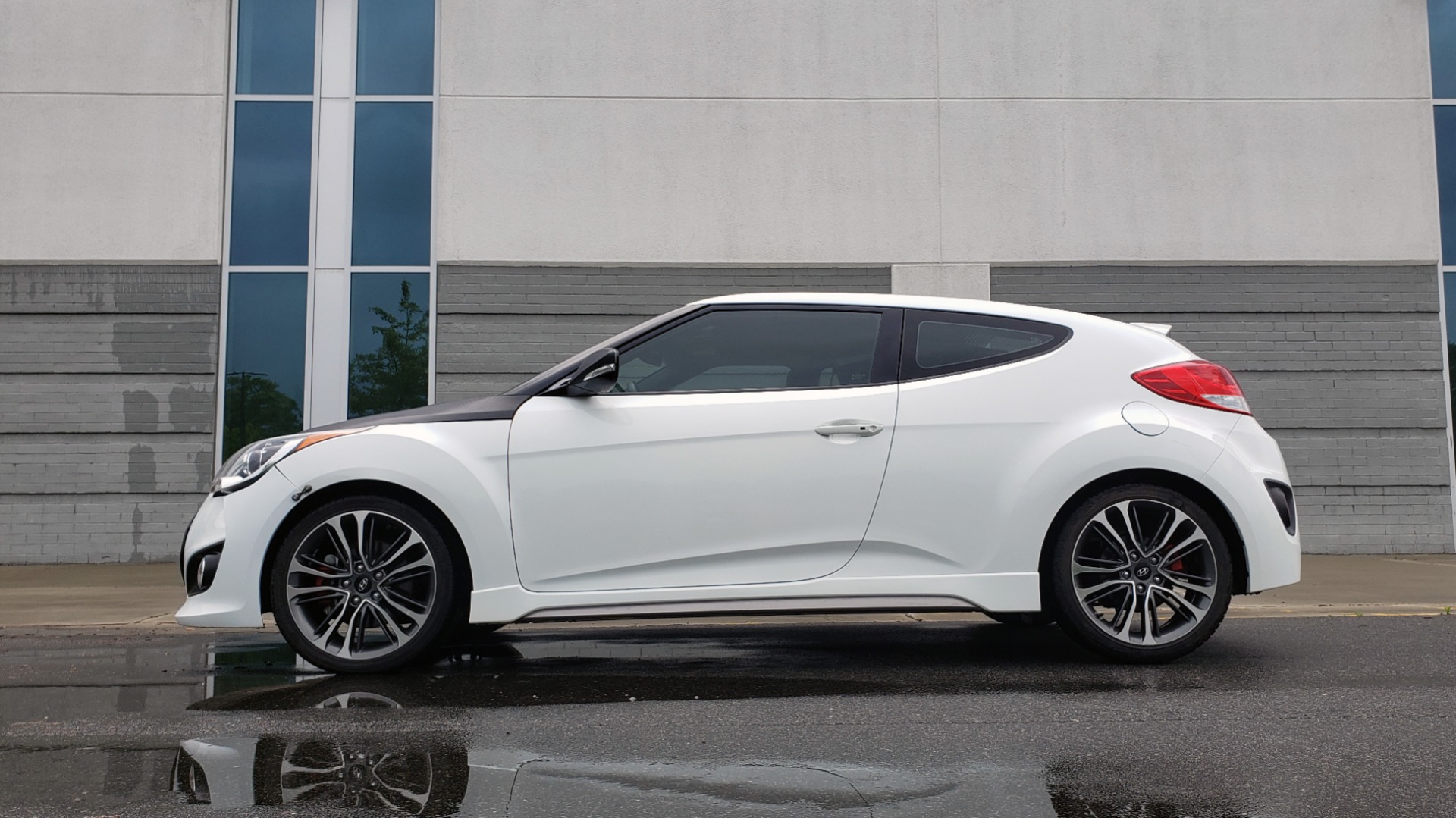 Used 2016 Hyundai Veloster Turbo for sale Sold at Formula Imports in Charlotte NC 28227 5