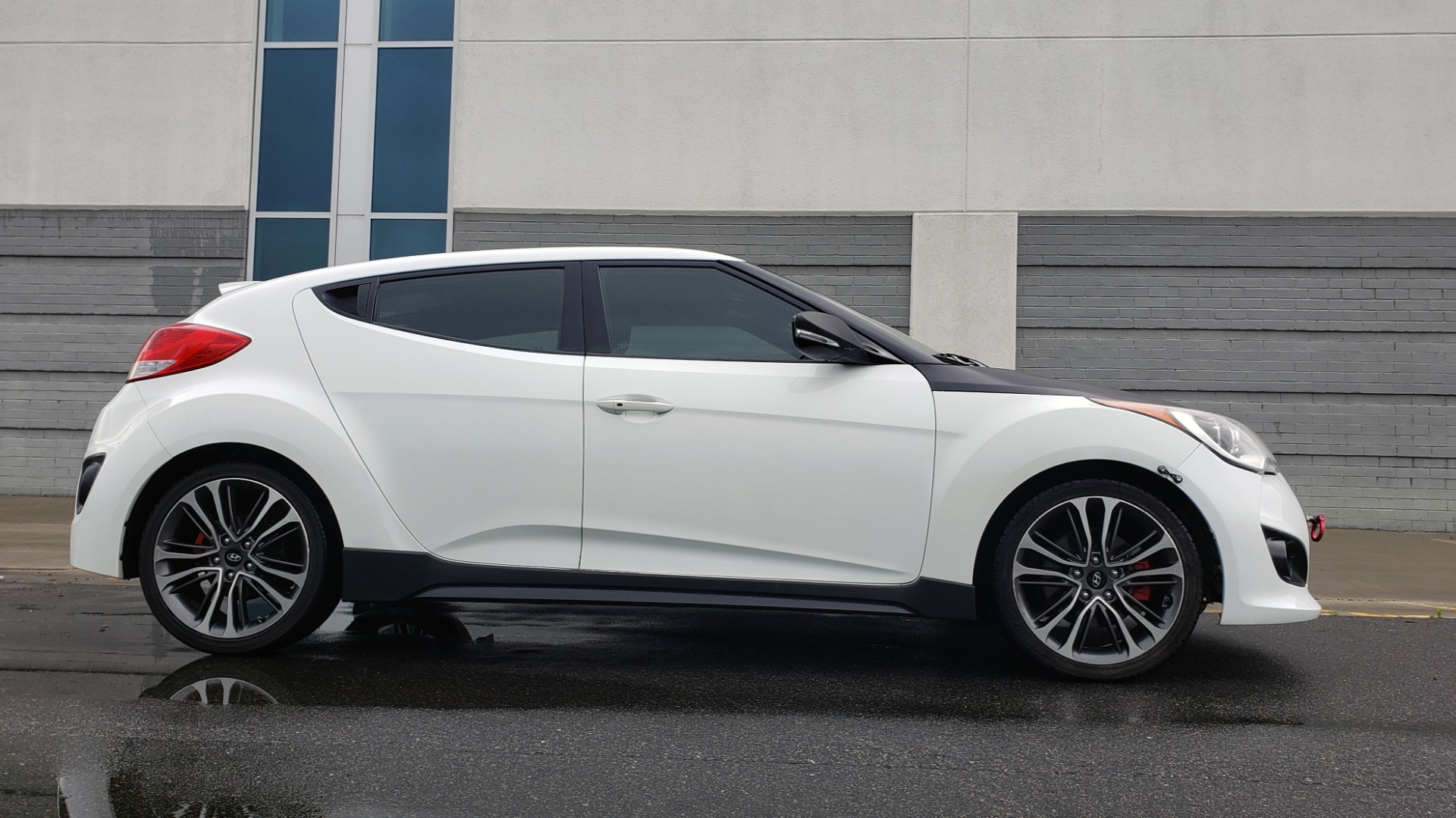 Used 2016 Hyundai Veloster Turbo for sale Sold at Formula Imports in Charlotte NC 28227 8