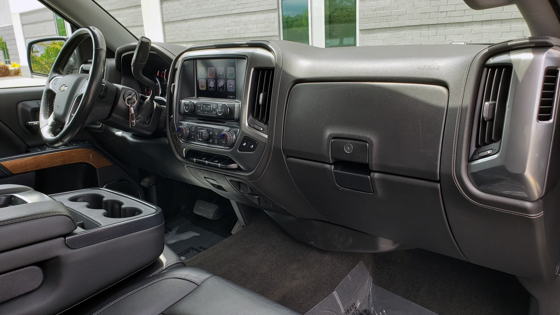 Used 2018 Chevrolet SILVERADO 1500 LTZ 1LZ / 5.3L V8 / 2WD / 6-SPD AUTO / DOUBLECAB / REARVIEW for sale Sold at Formula Imports in Charlotte NC 28227 63