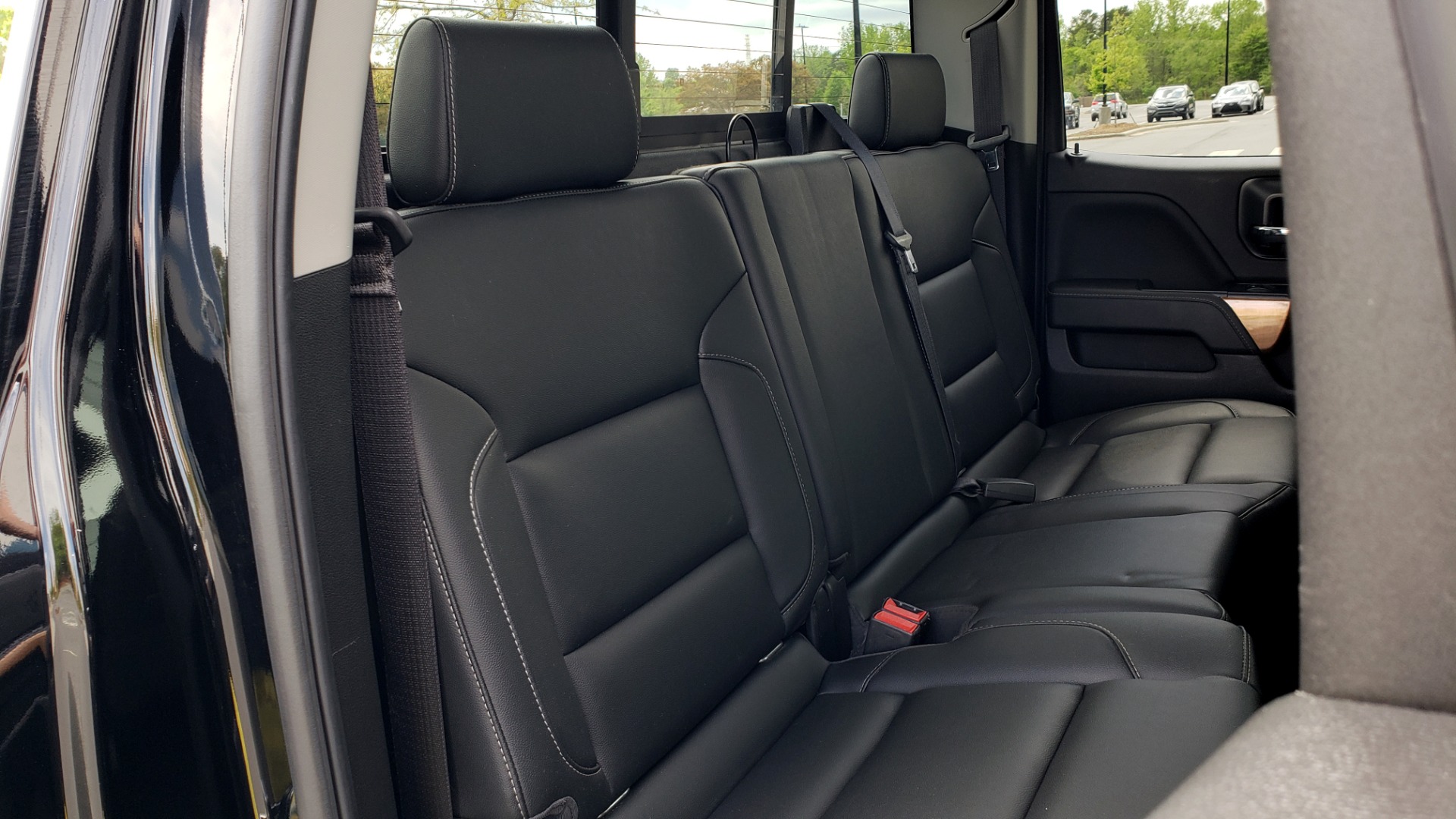 Used 2018 Chevrolet SILVERADO 1500 LTZ 1LZ / 5.3L V8 / 2WD / 6-SPD AUTO / DOUBLECAB / REARVIEW for sale Sold at Formula Imports in Charlotte NC 28227 66