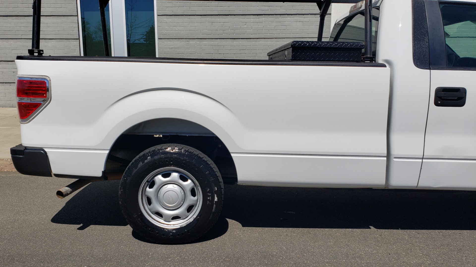 Used 2013 Ford F-150 XL 4X2 REG CAB / 3.7L V6 / 6-SPD AUTO / WORK TRUCK for sale Sold at Formula Imports in Charlotte NC 28227 11