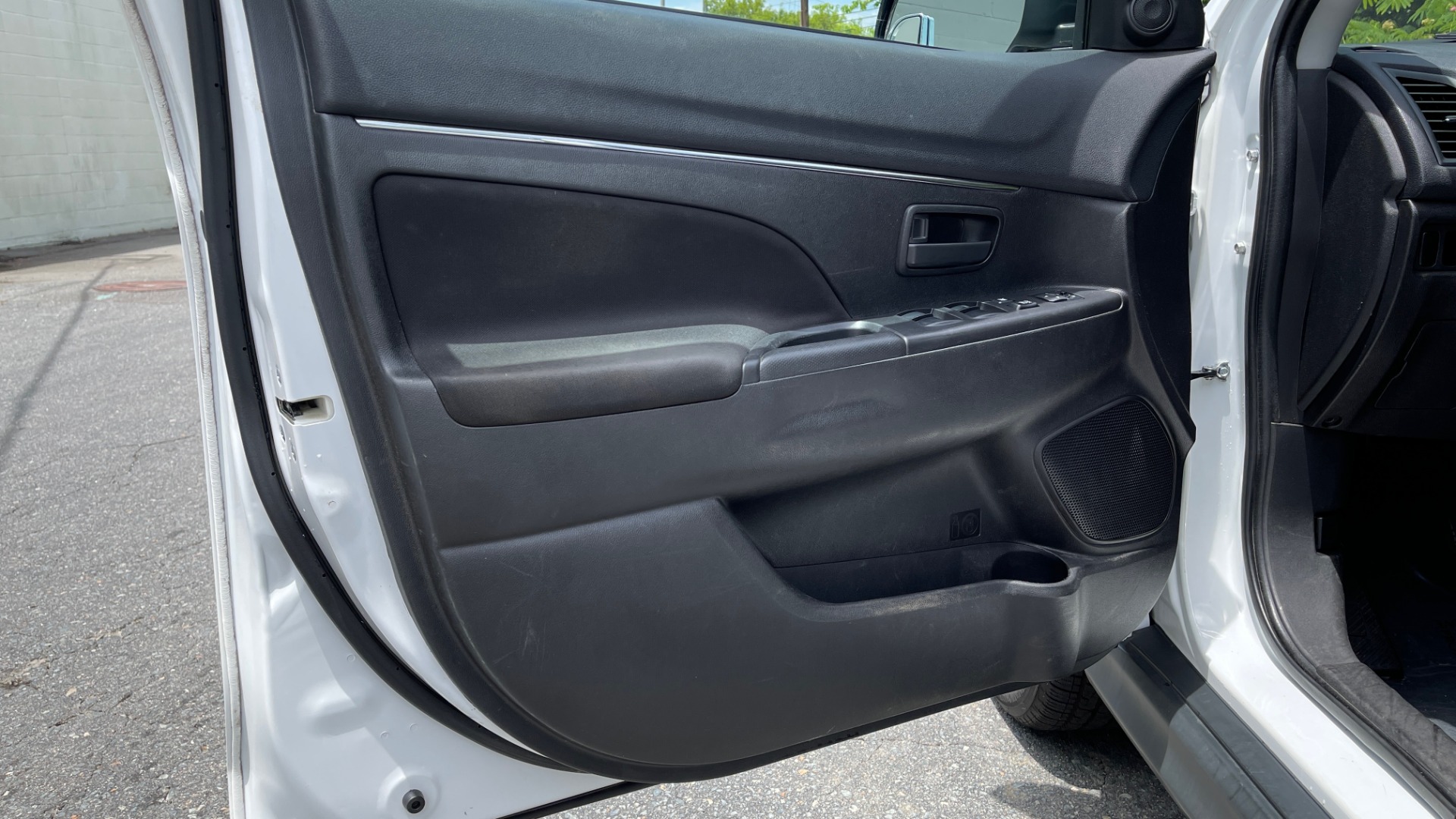 Used 2014 Mitsubishi OUTLANDER SPORT ES 2WD / 2.0L / CVT TRANS / 18IN WHEELS / 31MPG for sale Sold at Formula Imports in Charlotte NC 28227 23
