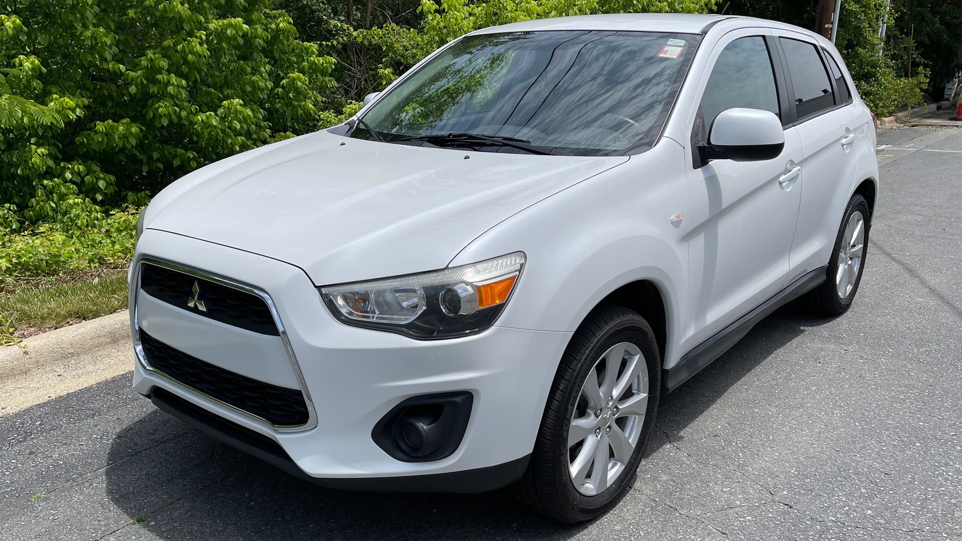Used 2014 Mitsubishi OUTLANDER SPORT ES 2WD / 2.0L / CVT TRANS / 18IN WHEELS / 31MPG for sale Sold at Formula Imports in Charlotte NC 28227 3