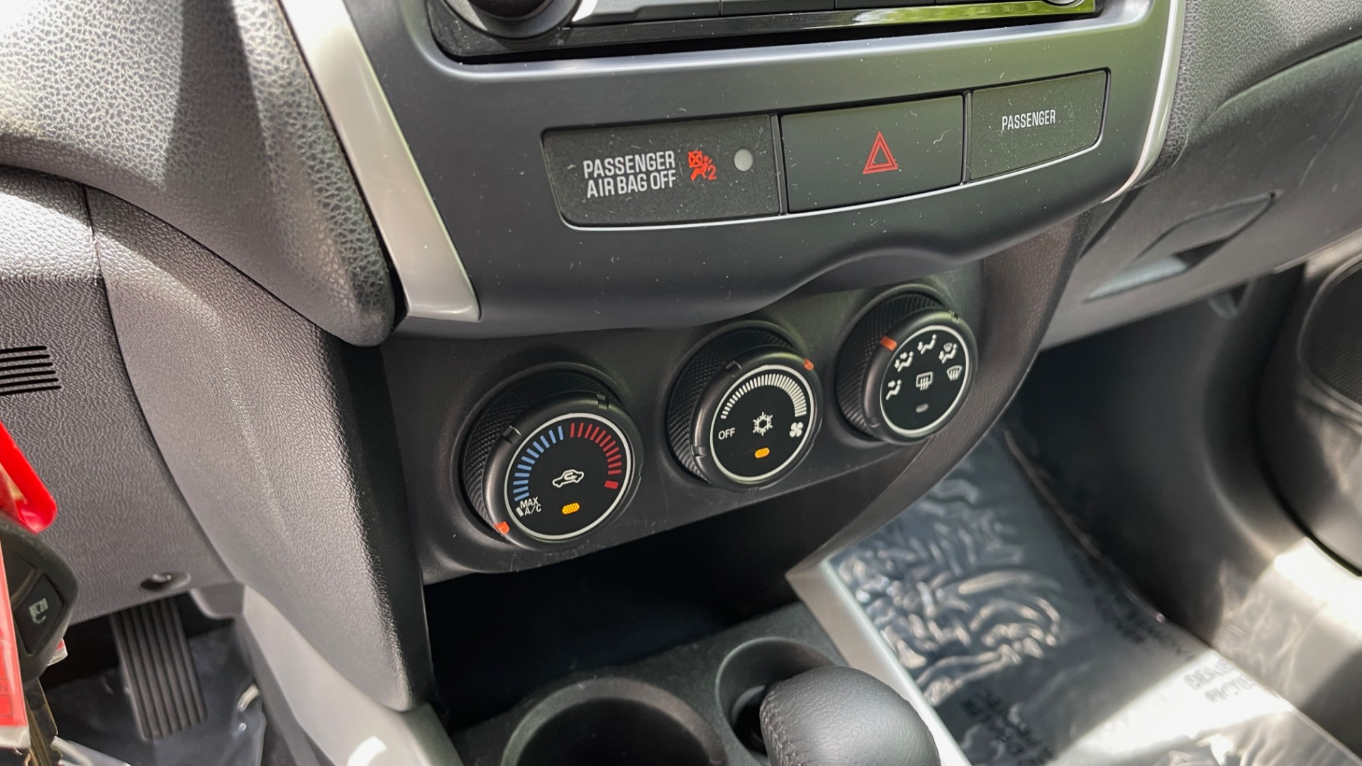 Used 2014 Mitsubishi OUTLANDER SPORT ES 2WD / 2.0L / CVT TRANS / 18IN WHEELS / 31MPG for sale Sold at Formula Imports in Charlotte NC 28227 35