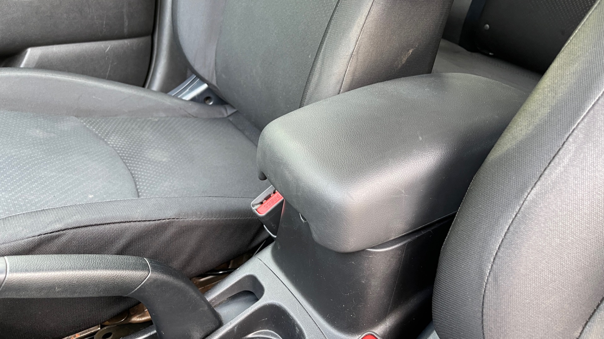 Used 2014 Mitsubishi OUTLANDER SPORT ES 2WD / 2.0L / CVT TRANS / 18IN WHEELS / 31MPG for sale Sold at Formula Imports in Charlotte NC 28227 39