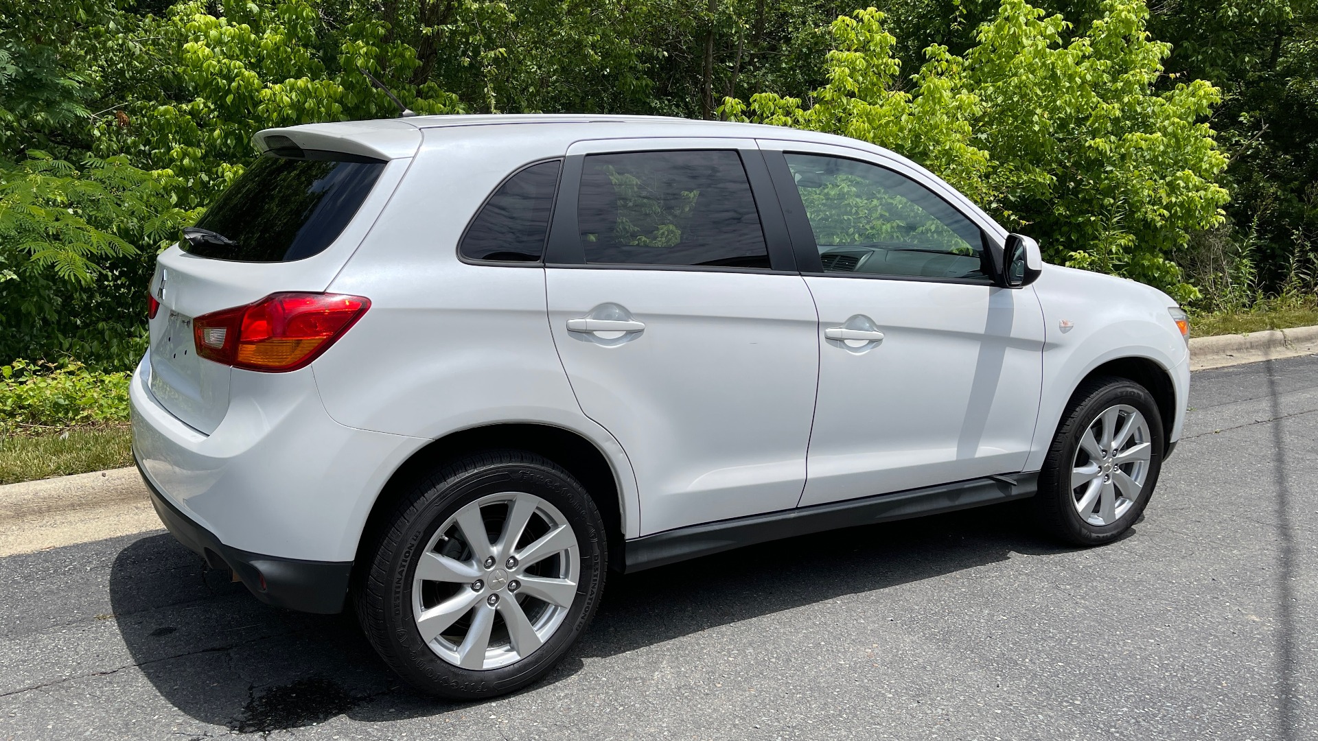 Used 2014 Mitsubishi OUTLANDER SPORT ES 2WD / 2.0L / CVT TRANS / 18IN WHEELS / 31MPG for sale Sold at Formula Imports in Charlotte NC 28227 4