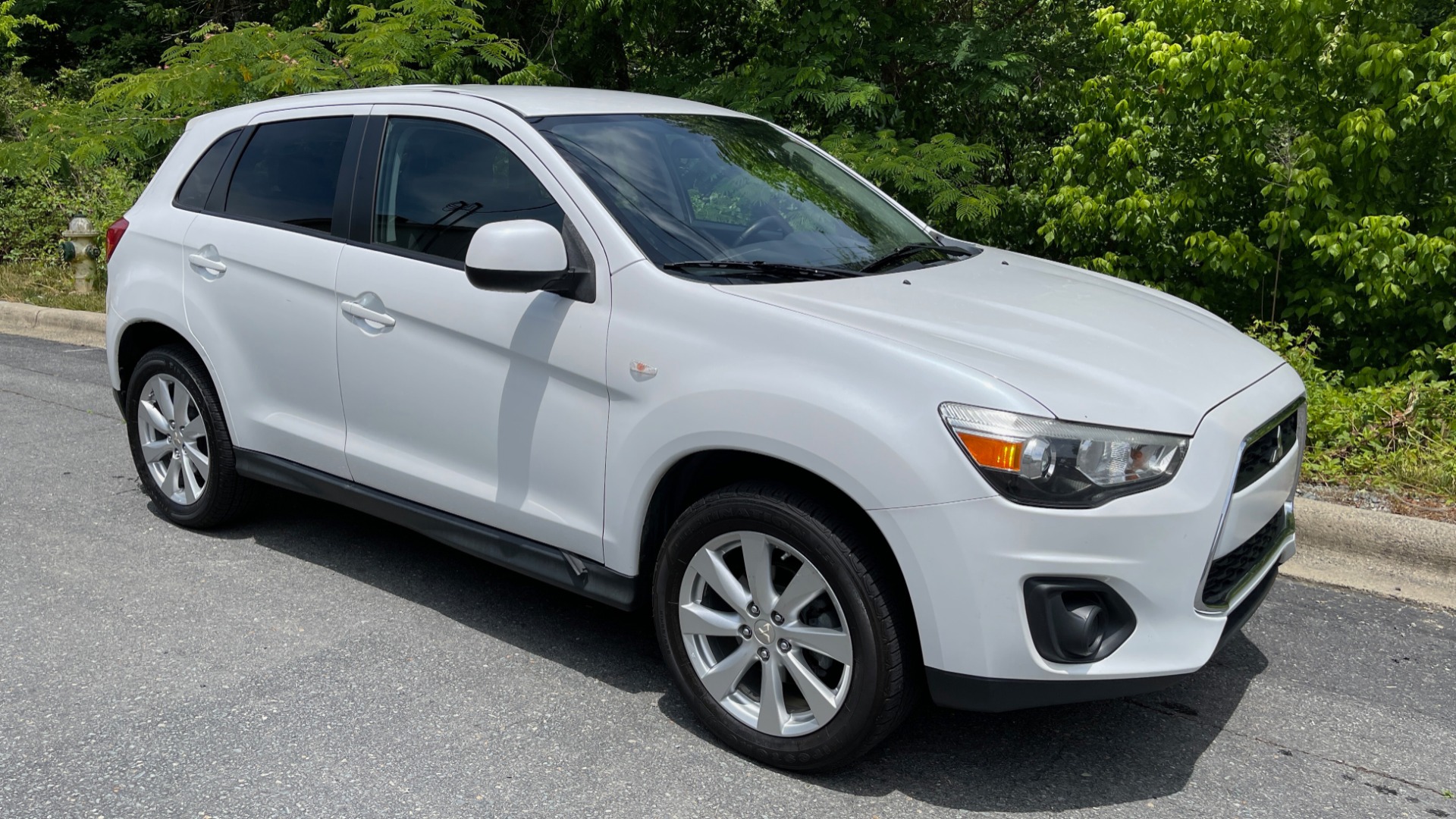 Used 2014 Mitsubishi OUTLANDER SPORT ES 2WD / 2.0L / CVT TRANS / 18IN WHEELS / 31MPG for sale Sold at Formula Imports in Charlotte NC 28227 5