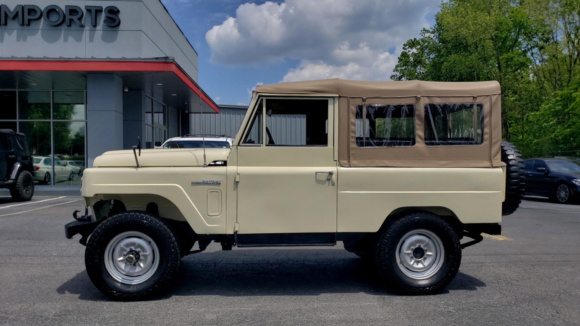 Used 1978 Nissan PATROL 4x4 / SOFT-TOP / 6-CYL / MANUAL / SEATS-9 / FULLY RESTORED for sale Sold at Formula Imports in Charlotte NC 28227 3