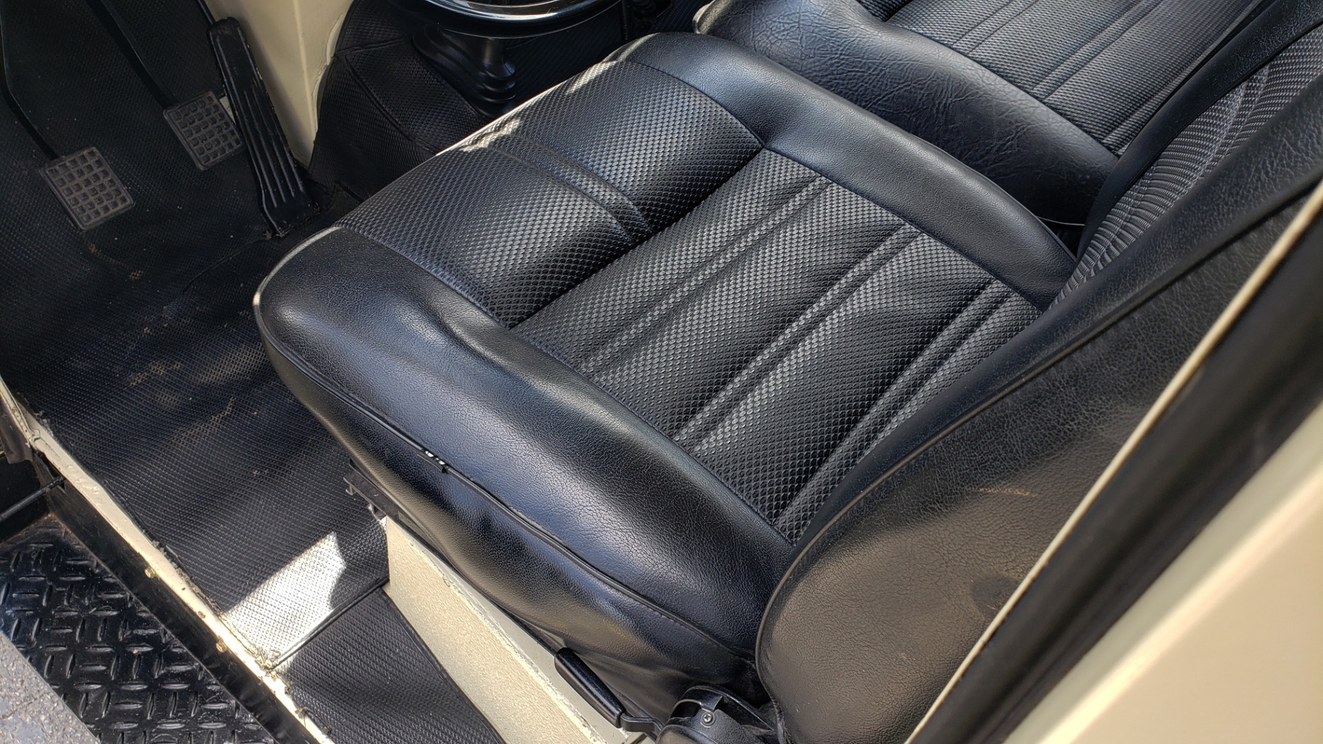Used 1978 Nissan PATROL 4x4 / SOFT-TOP / 6-CYL / MANUAL / SEATS-9 / FULLY RESTORED for sale Sold at Formula Imports in Charlotte NC 28227 30