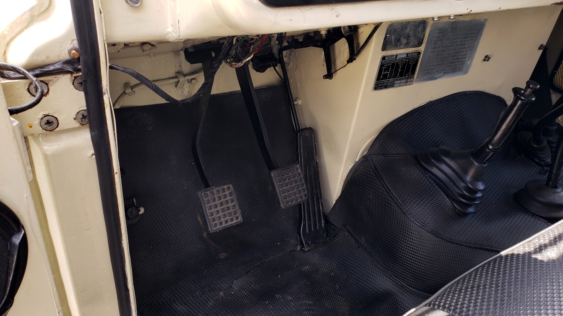 Used 1978 Nissan PATROL 4x4 / SOFT-TOP / 6-CYL / MANUAL / SEATS-9 / FULLY RESTORED for sale Sold at Formula Imports in Charlotte NC 28227 32
