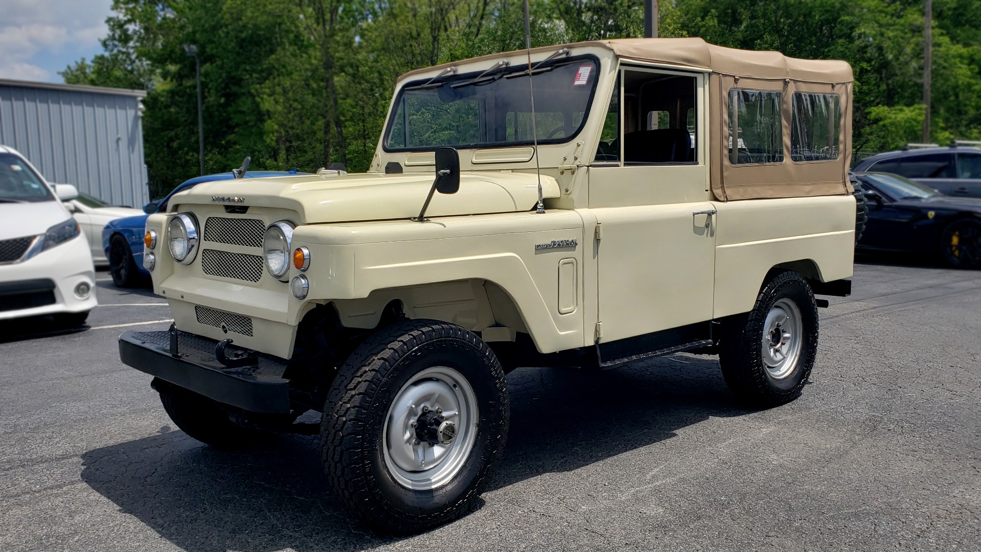 Used 1978 Nissan PATROL 4x4 / SOFT-TOP / 6-CYL / MANUAL / SEATS-9 / FULLY RESTORED for sale Sold at Formula Imports in Charlotte NC 28227 1
