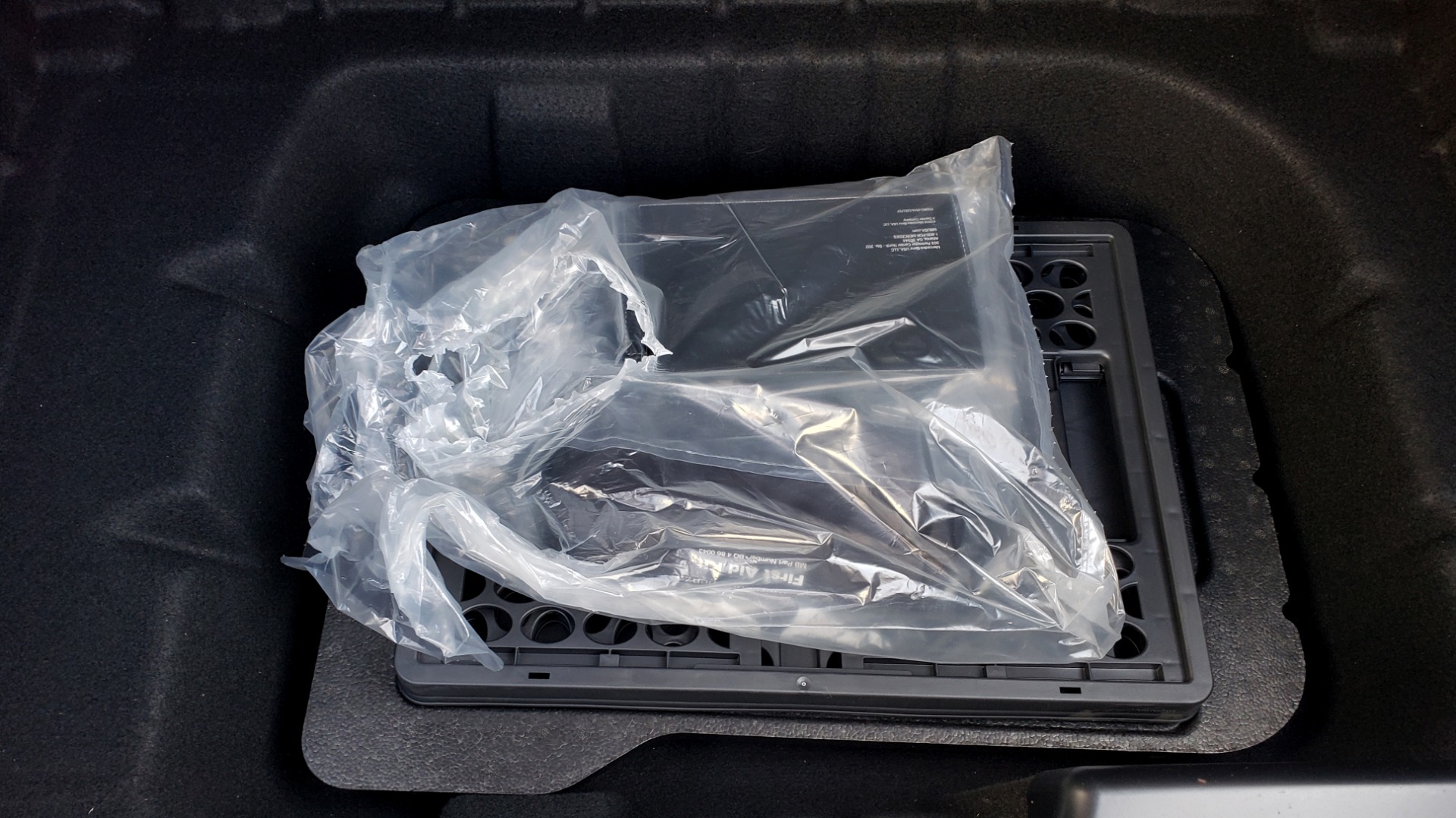 Used 2018 Mercedes-Benz E-CLASS E 300 PREMIUM / 4MATIC / NAV / SUNROOF / H/K SND / REARVIEW for sale Sold at Formula Imports in Charlotte NC 28227 18