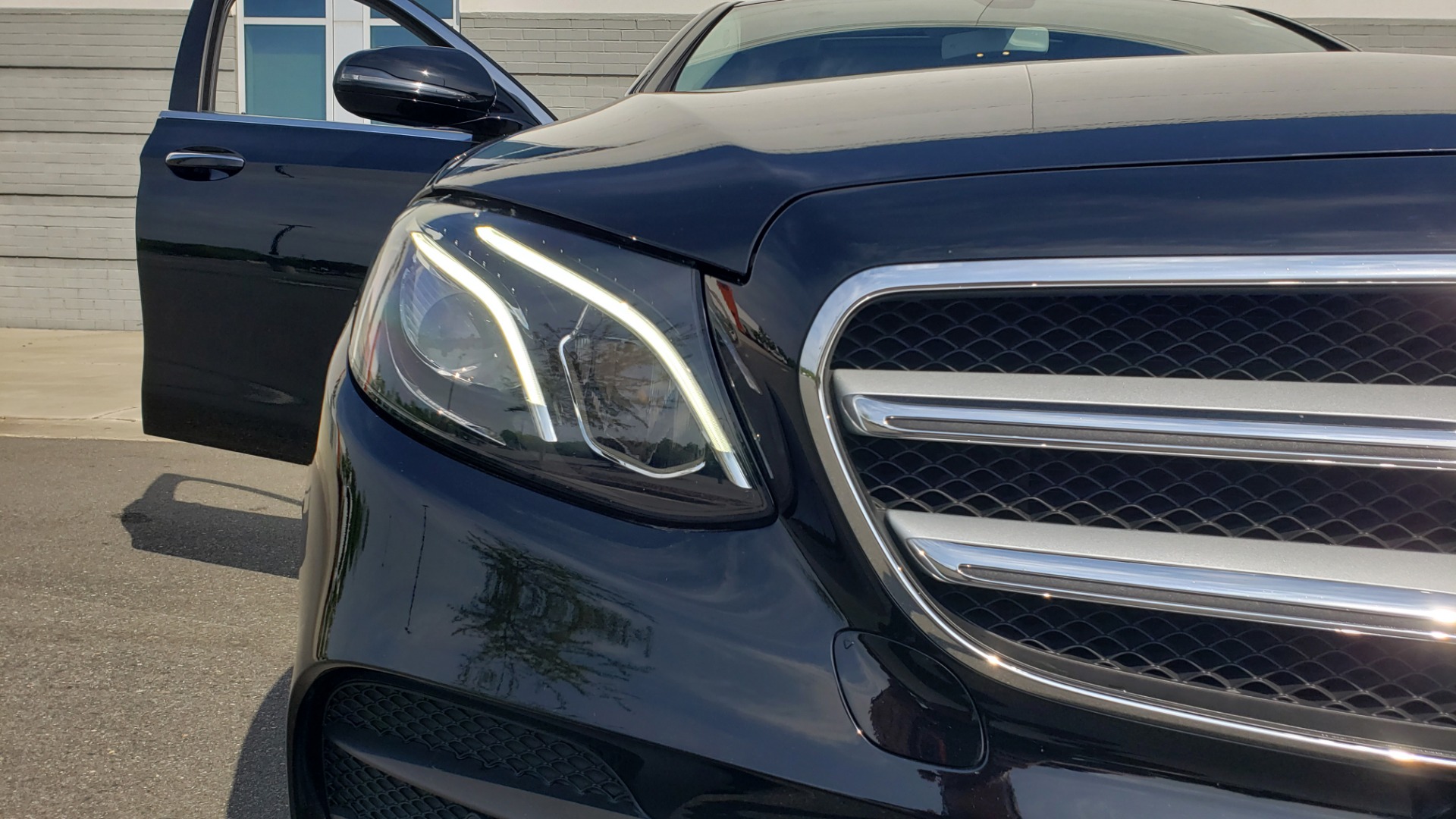 Used 2018 Mercedes-Benz E-CLASS E 300 PREMIUM / 4MATIC / NAV / SUNROOF / H/K SND / REARVIEW for sale Sold at Formula Imports in Charlotte NC 28227 21
