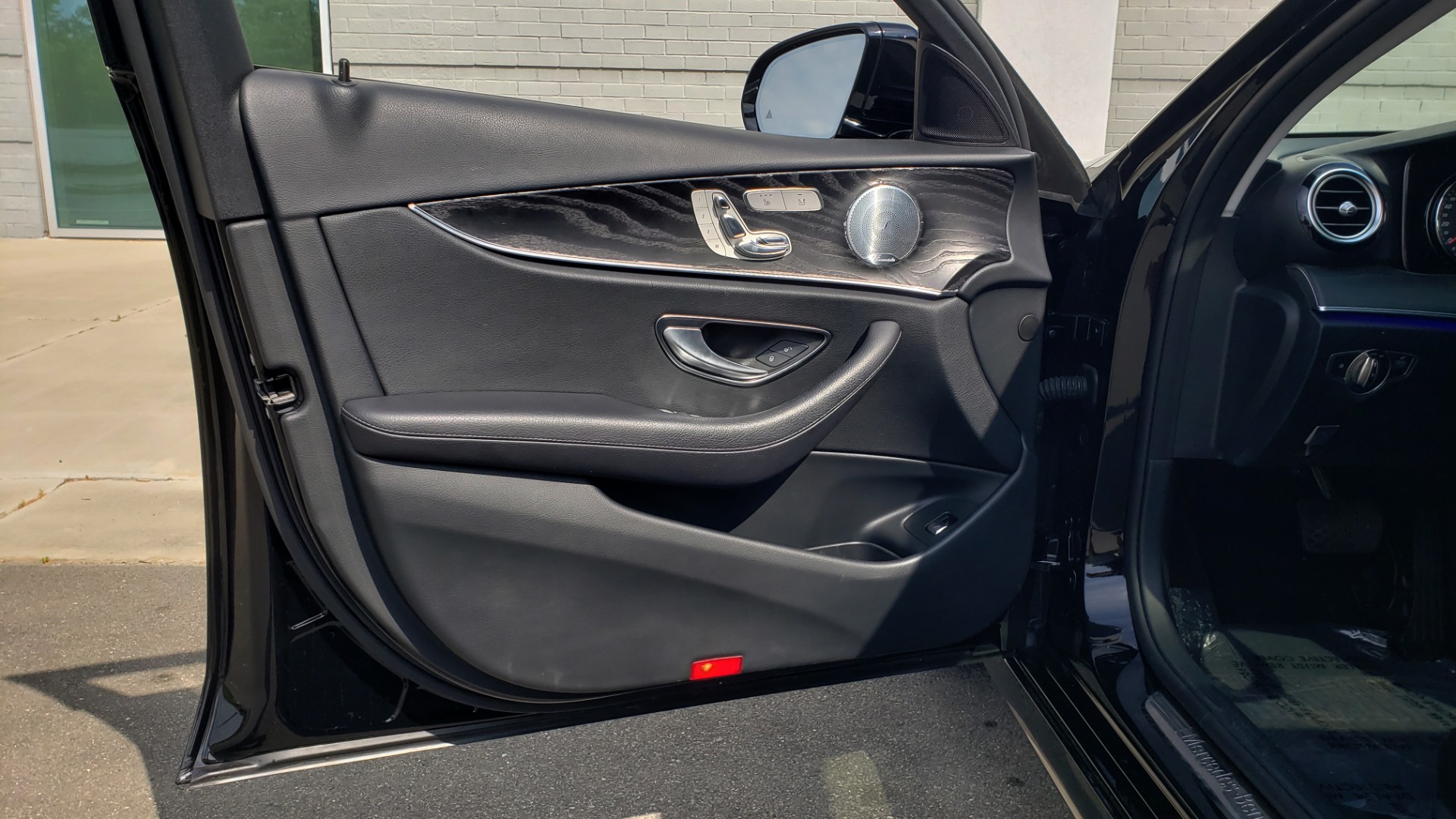 Used 2018 Mercedes-Benz E-CLASS E 300 PREMIUM / 4MATIC / NAV / SUNROOF / H/K SND / REARVIEW for sale Sold at Formula Imports in Charlotte NC 28227 29