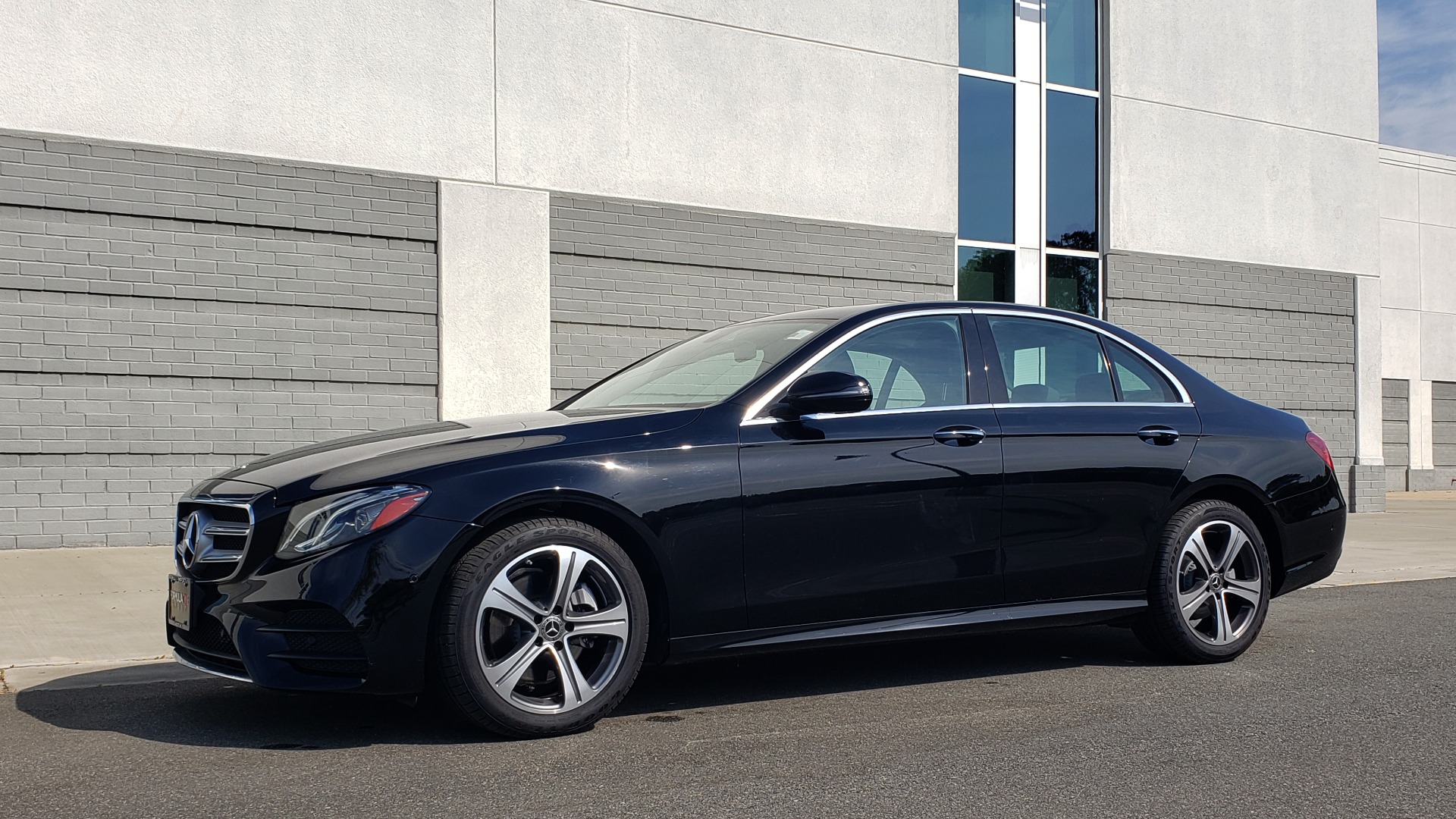Used 2018 Mercedes-Benz E-CLASS E 300 PREMIUM / 4MATIC / NAV / SUNROOF / H/K SND / REARVIEW for sale Sold at Formula Imports in Charlotte NC 28227 3