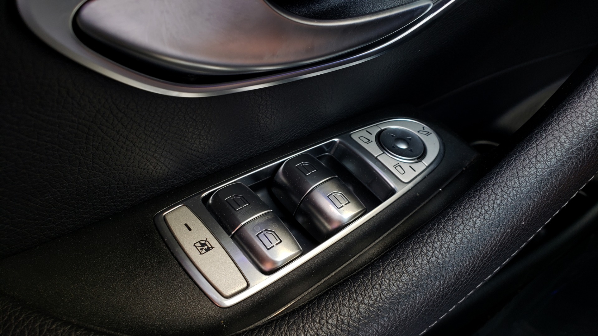 Used 2018 Mercedes-Benz E-CLASS E 300 PREMIUM / 4MATIC / NAV / SUNROOF / H/K SND / REARVIEW for sale Sold at Formula Imports in Charlotte NC 28227 35