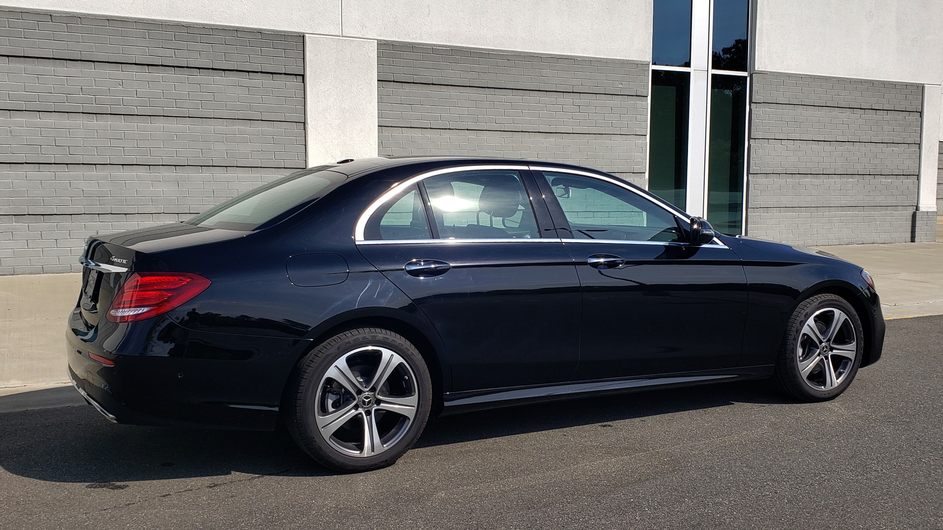 Used 2018 Mercedes-Benz E-CLASS E 300 PREMIUM / 4MATIC / NAV / SUNROOF / H/K SND / REARVIEW for sale Sold at Formula Imports in Charlotte NC 28227 7