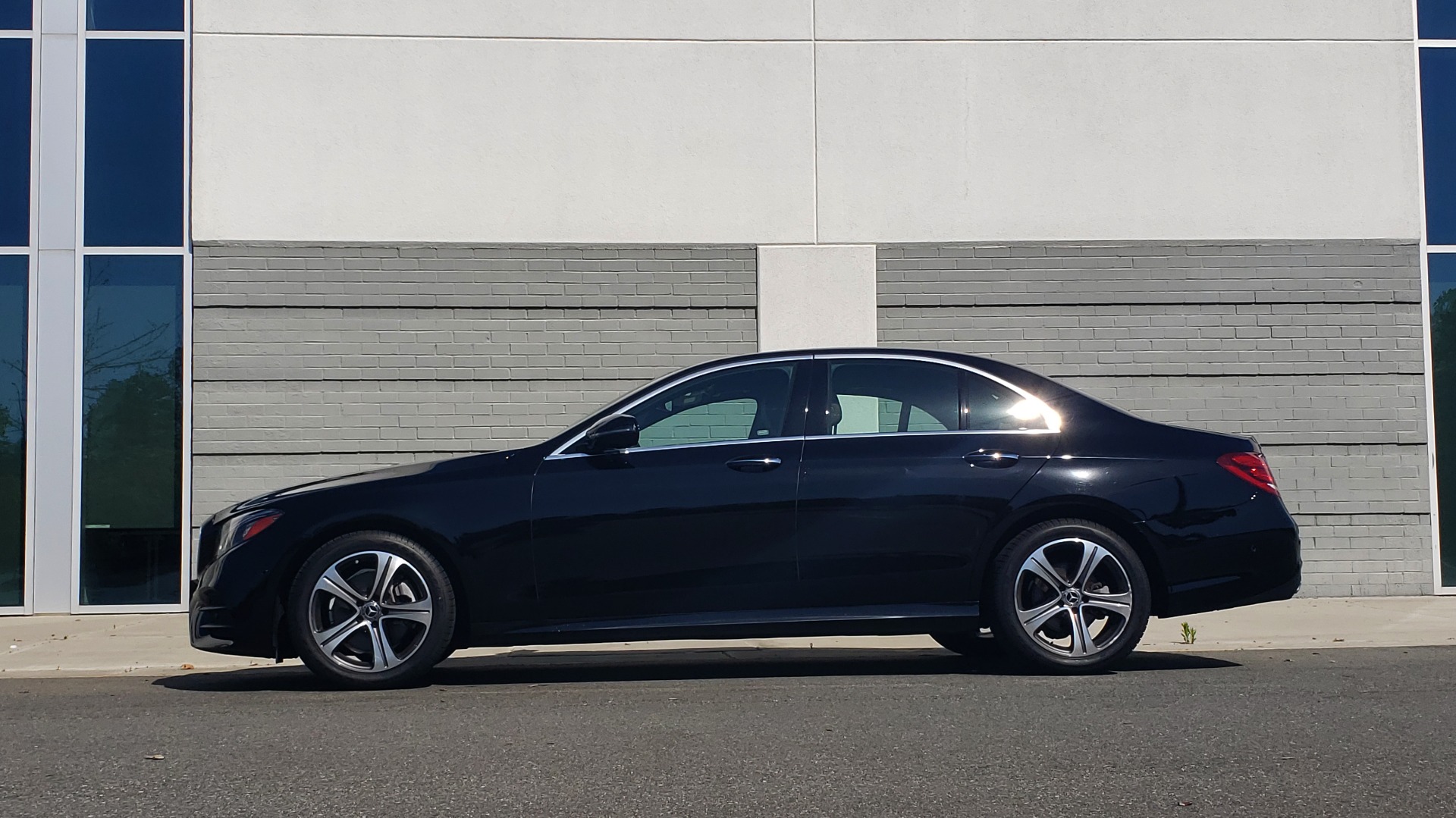 Used 2018 Mercedes-Benz E-CLASS E 300 4MATIC PREMIUM / NAV / BURMESTER SND / BSM / REARVIEW for sale Sold at Formula Imports in Charlotte NC 28227 5