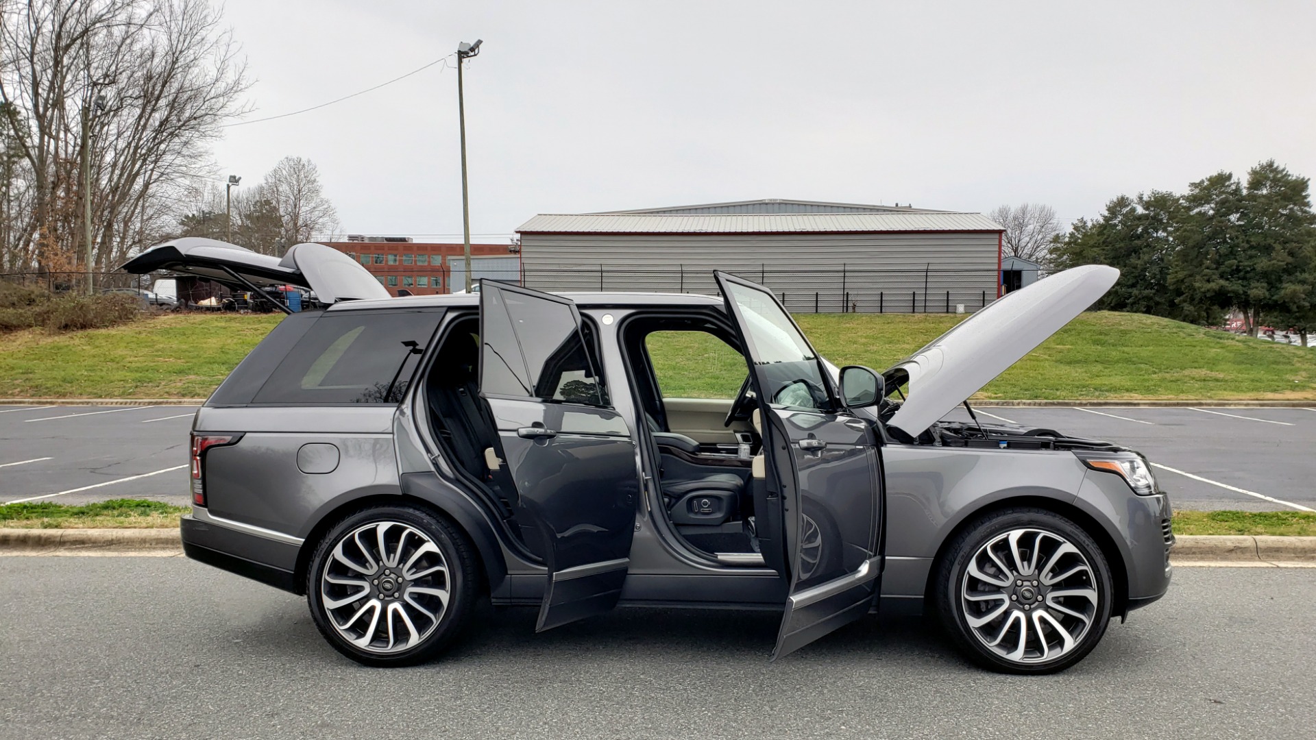 Used 2016 Land Rover RANGE ROVER SUPERCHARGED V8 / NAV / PANO-ROOF / MERIDIAN SND / REARVIEW for sale Sold at Formula Imports in Charlotte NC 28227 12