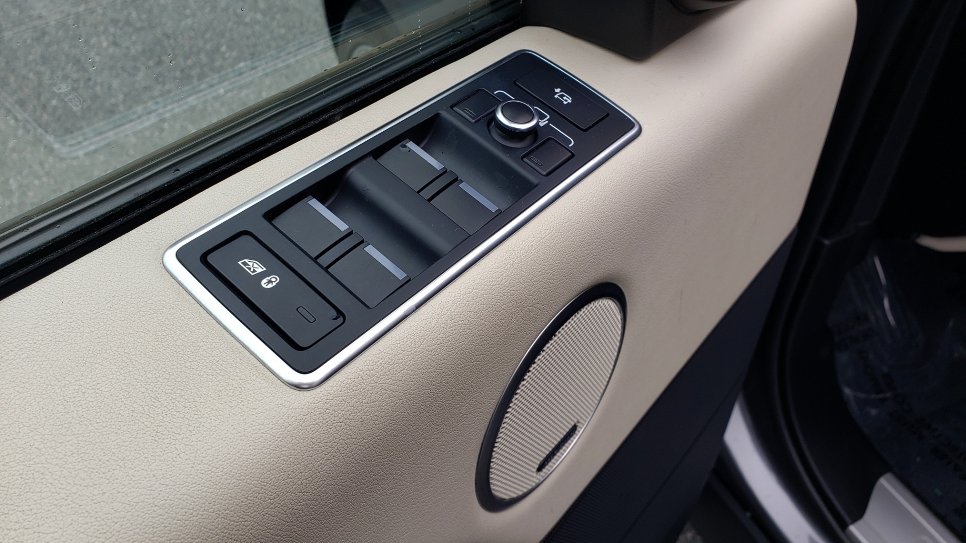 Used 2016 Land Rover RANGE ROVER SUPERCHARGED V8 / NAV / PANO-ROOF / MERIDIAN SND / REARVIEW for sale Sold at Formula Imports in Charlotte NC 28227 36