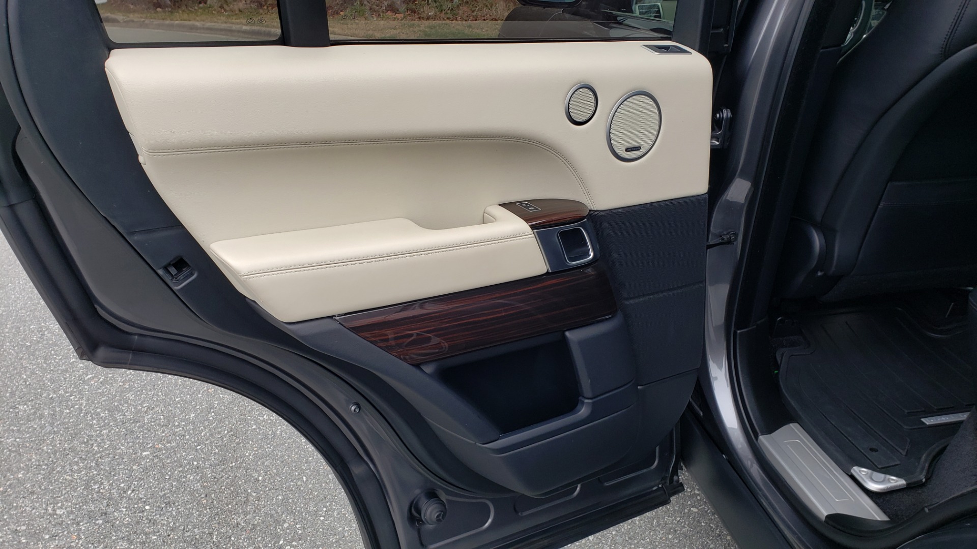 Used 2016 Land Rover RANGE ROVER SUPERCHARGED V8 / NAV / PANO-ROOF / MERIDIAN SND / REARVIEW for sale Sold at Formula Imports in Charlotte NC 28227 58
