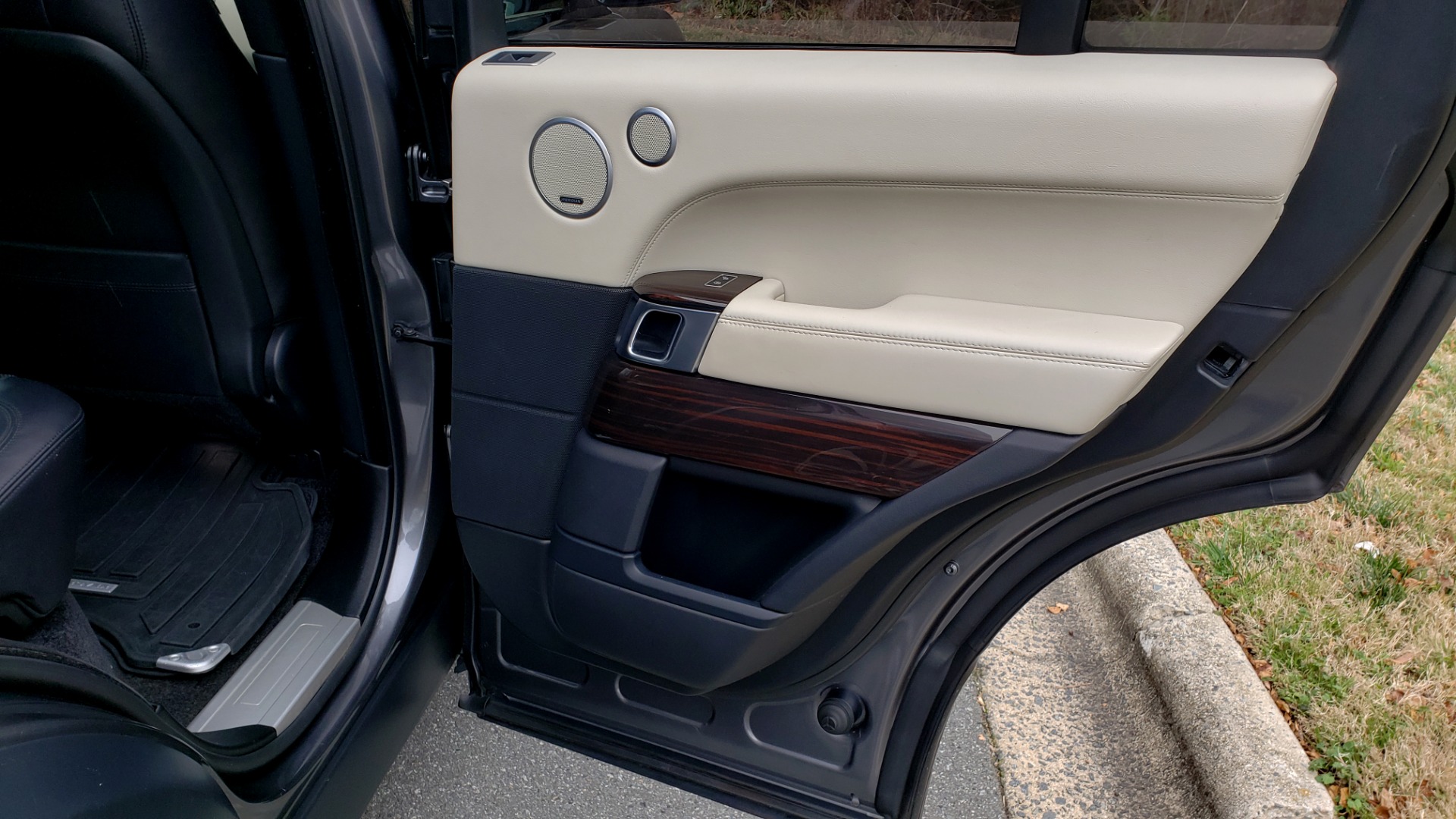 Used 2016 Land Rover RANGE ROVER SUPERCHARGED V8 / NAV / PANO-ROOF / MERIDIAN SND / REARVIEW for sale Sold at Formula Imports in Charlotte NC 28227 74