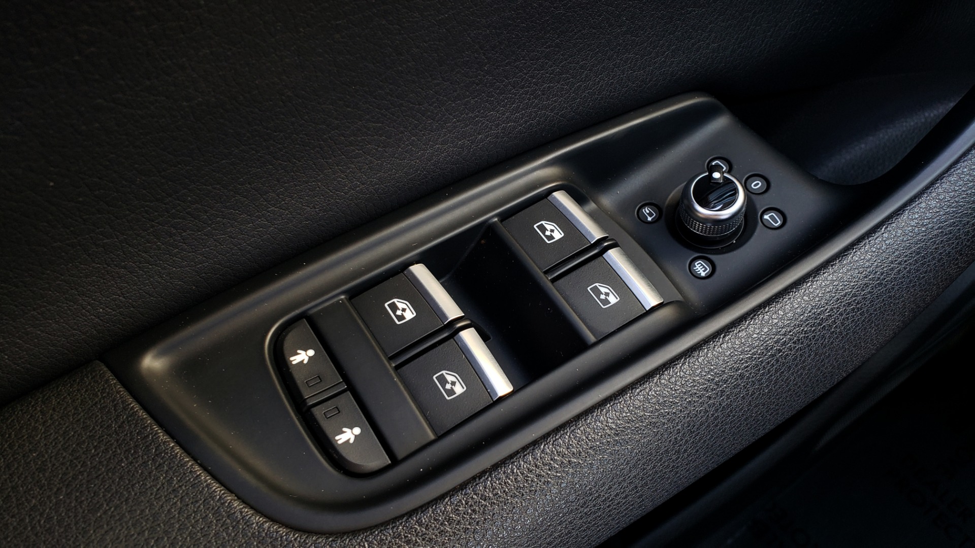 Used 2018 Audi Q7 PREMIUM PLUS TIPTRONIC / NAV / SUNROOF / VISION PKG / CLD WTHR / REARVIEW for sale Sold at Formula Imports in Charlotte NC 28227 43