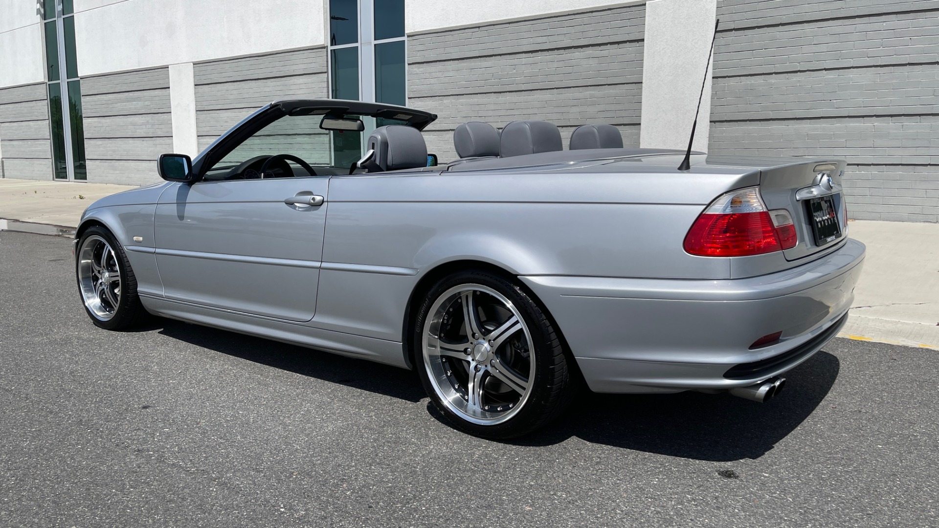 Used 2003 BMW 3 SERIES 330CI PREMIUM CONVERTIBLE / SPORT PKG / XENON HDLTS / STEPTRONIC AUTO for sale Sold at Formula Imports in Charlotte NC 28227 4