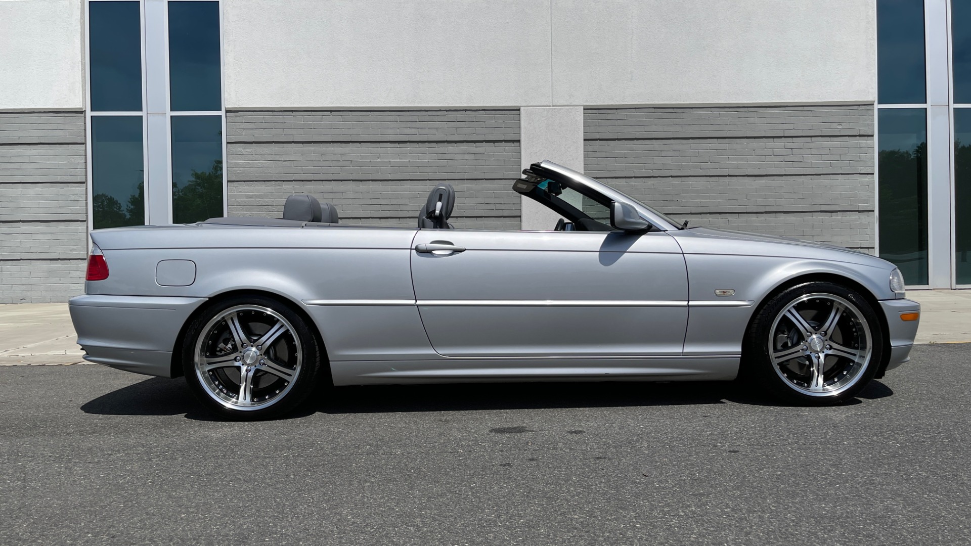 Used 2003 BMW 3 SERIES 330CI PREMIUM CONVERTIBLE / SPORT PKG / XENON HDLTS / STEPTRONIC AUTO for sale Sold at Formula Imports in Charlotte NC 28227 5