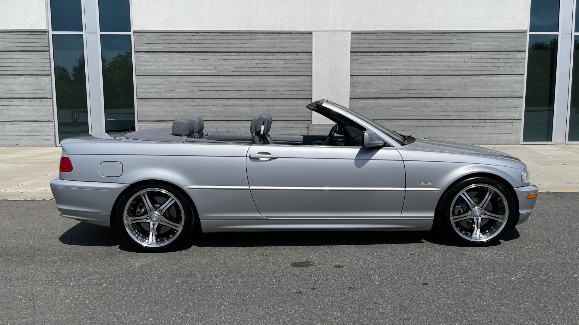 Used 2003 BMW 3 SERIES 330CI PREMIUM CONVERTIBLE / SPORT PKG / XENON HDLTS / STEPTRONIC AUTO for sale Sold at Formula Imports in Charlotte NC 28227 6