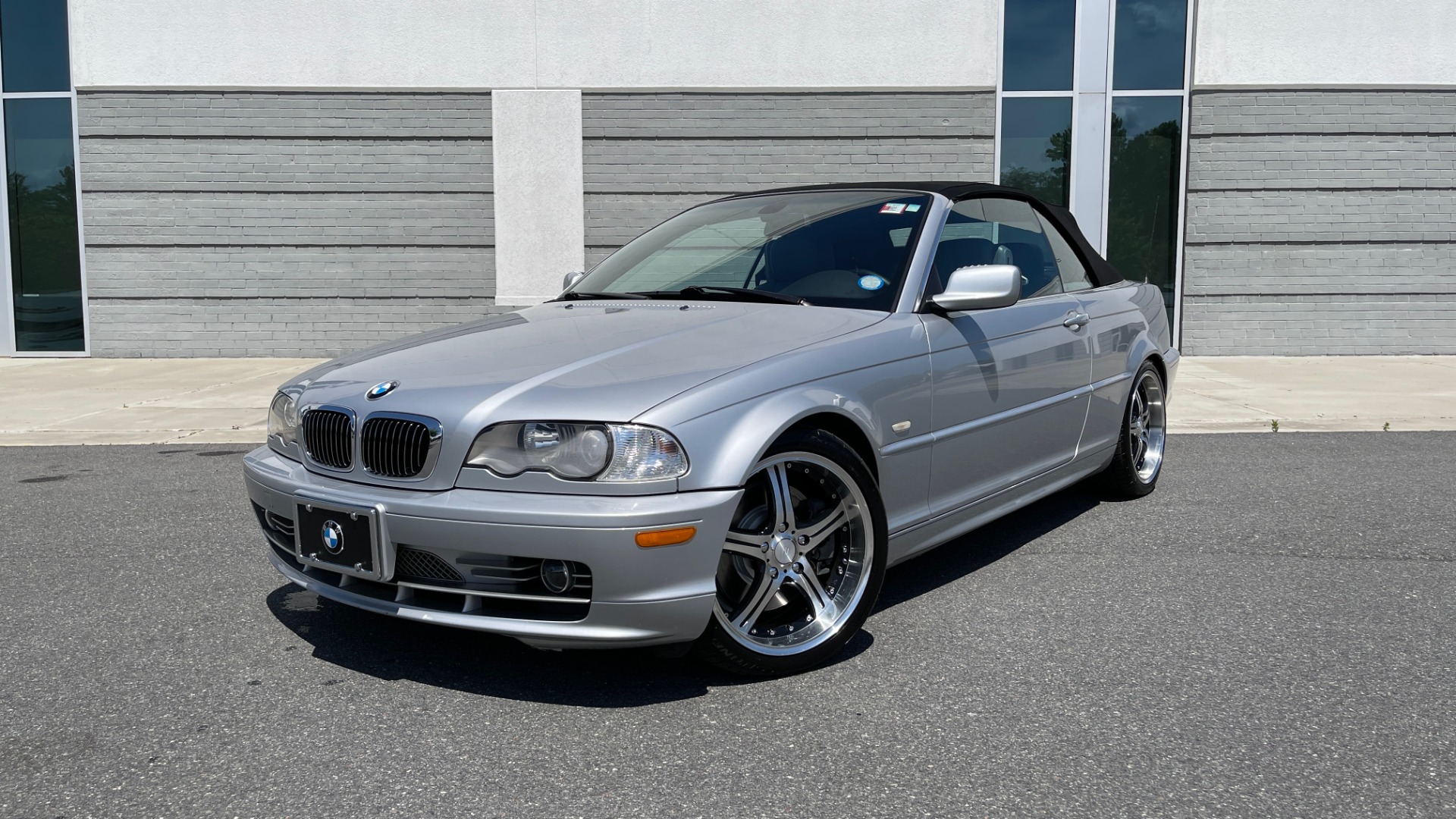 Used 2003 BMW 3 SERIES 330CI PREMIUM CONVERTIBLE / SPORT PKG / XENON HDLTS / STEPTRONIC AUTO for sale Sold at Formula Imports in Charlotte NC 28227 99