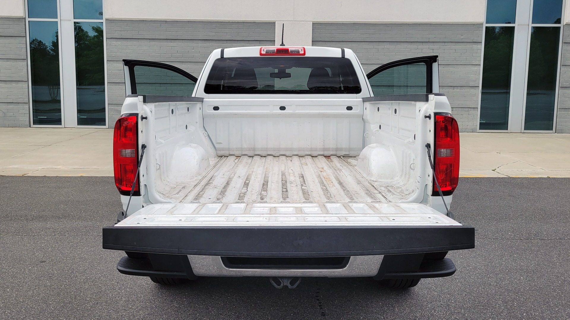 Used 2018 Chevrolet COLORADO EXT CAB / 2.5L / 2WD / 6-SPD AUTO / WORK TRUCK / REARVIEW for sale Sold at Formula Imports in Charlotte NC 28227 11