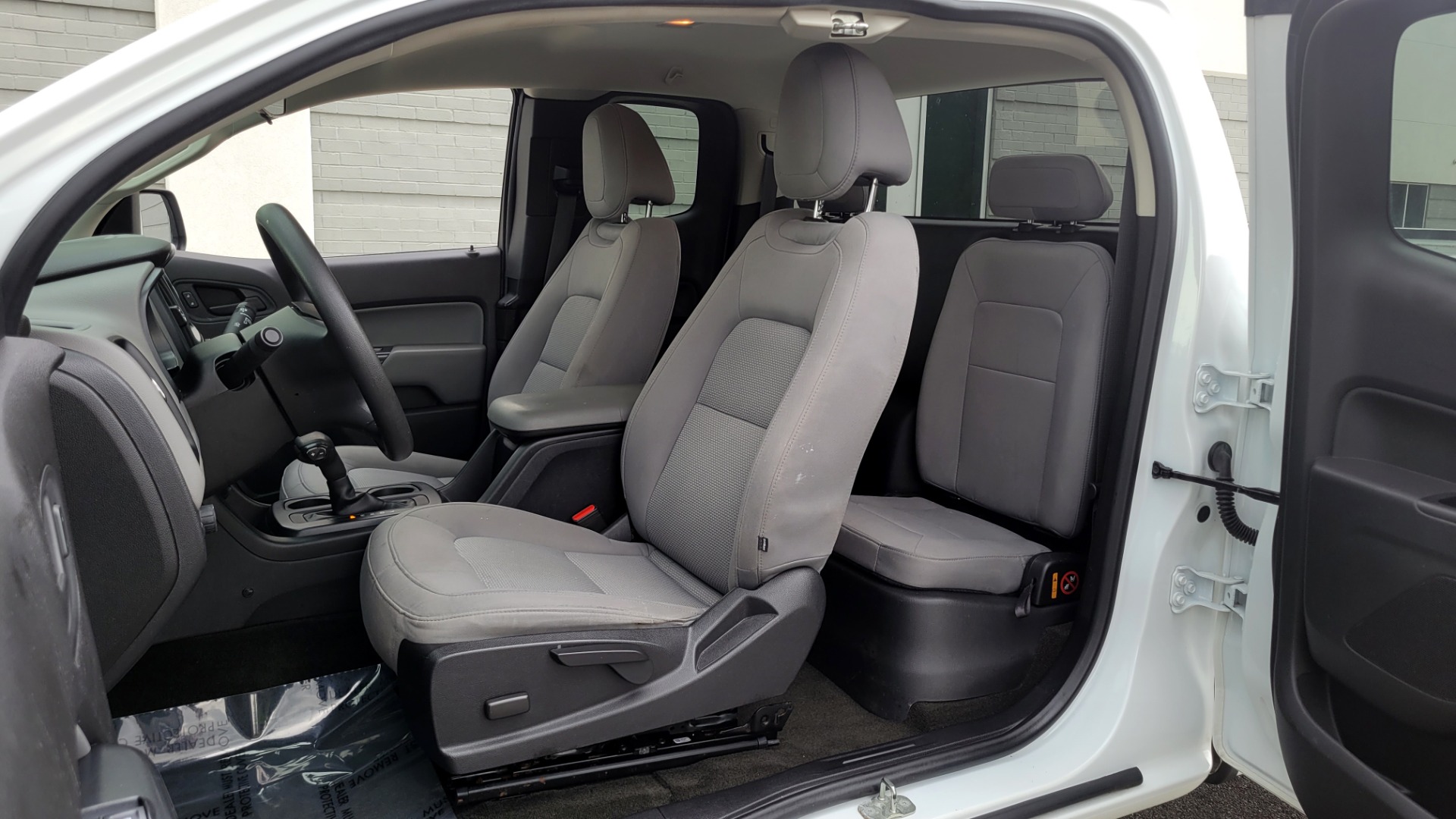 Used 2018 Chevrolet COLORADO EXT CAB / 2.5L / 2WD / 6-SPD AUTO / WORK TRUCK / REARVIEW for sale Sold at Formula Imports in Charlotte NC 28227 19