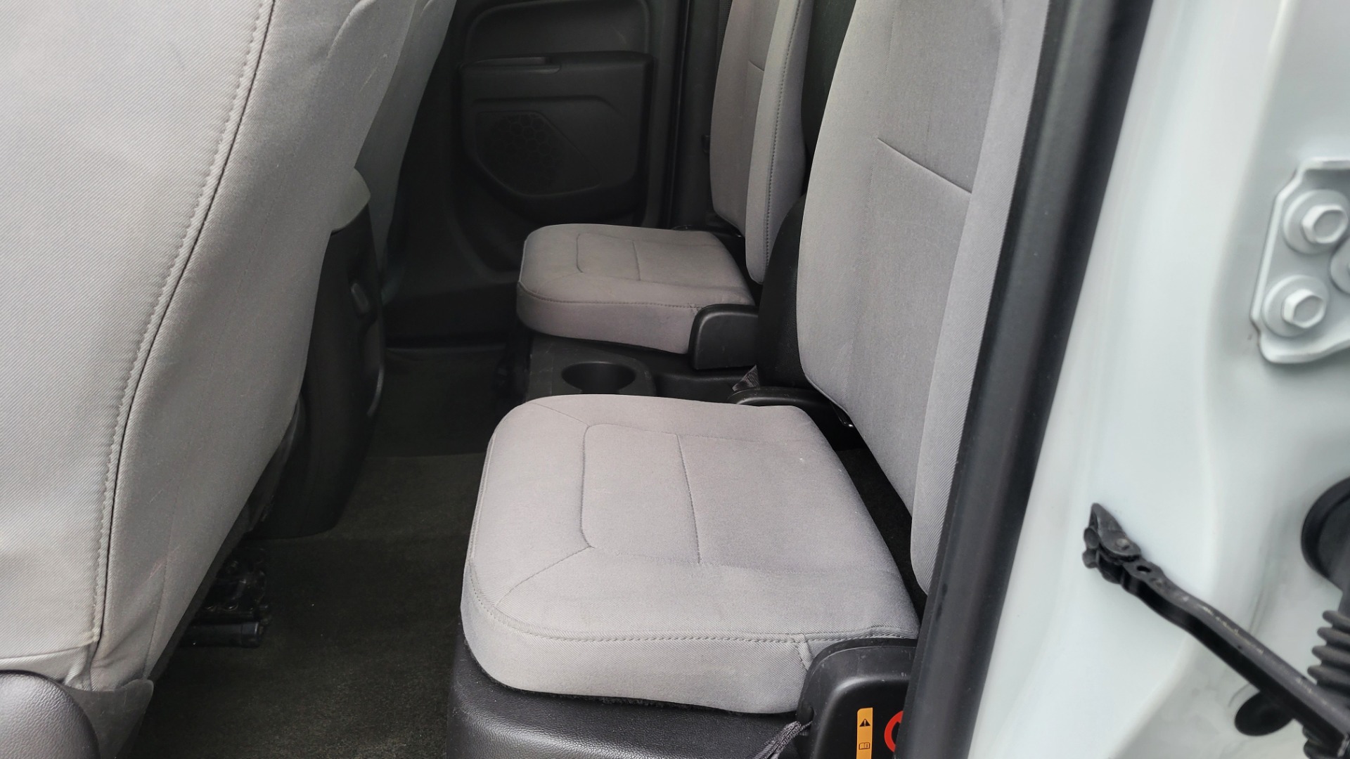 Used 2018 Chevrolet COLORADO EXT CAB / 2.5L / 2WD / 6-SPD AUTO / WORK TRUCK / REARVIEW for sale Sold at Formula Imports in Charlotte NC 28227 21