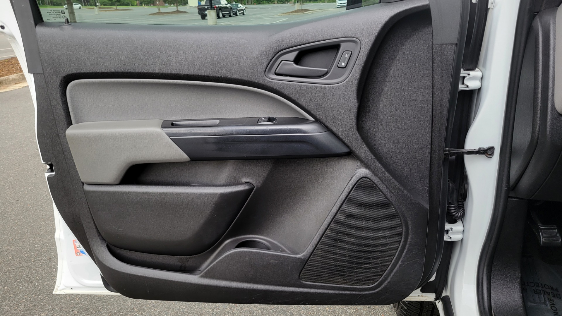 Used 2018 Chevrolet COLORADO EXT CAB / 2.5L / 2WD / 6-SPD AUTO / WORK TRUCK / REARVIEW for sale Sold at Formula Imports in Charlotte NC 28227 23