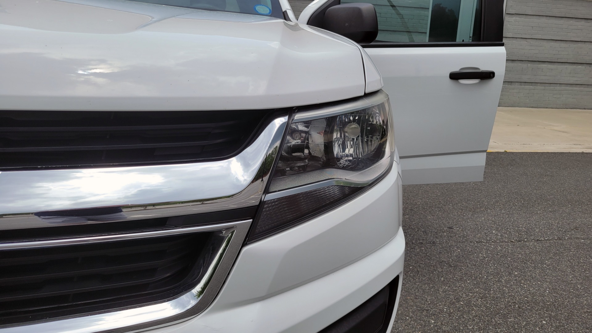 Used 2018 Chevrolet COLORADO EXT CAB / 2.5L / 2WD / 6-SPD AUTO / WORK TRUCK / REARVIEW for sale Sold at Formula Imports in Charlotte NC 28227 39