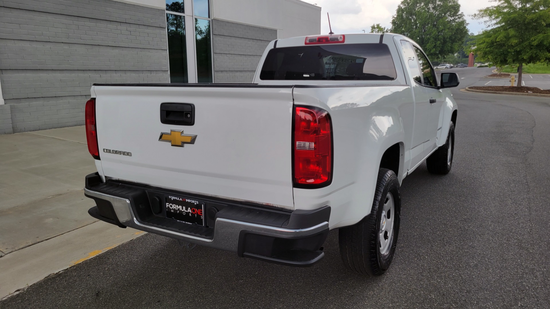 Used 2018 Chevrolet COLORADO EXT CAB / 2.5L / 2WD / 6-SPD AUTO / WORK TRUCK / REARVIEW for sale Sold at Formula Imports in Charlotte NC 28227 9