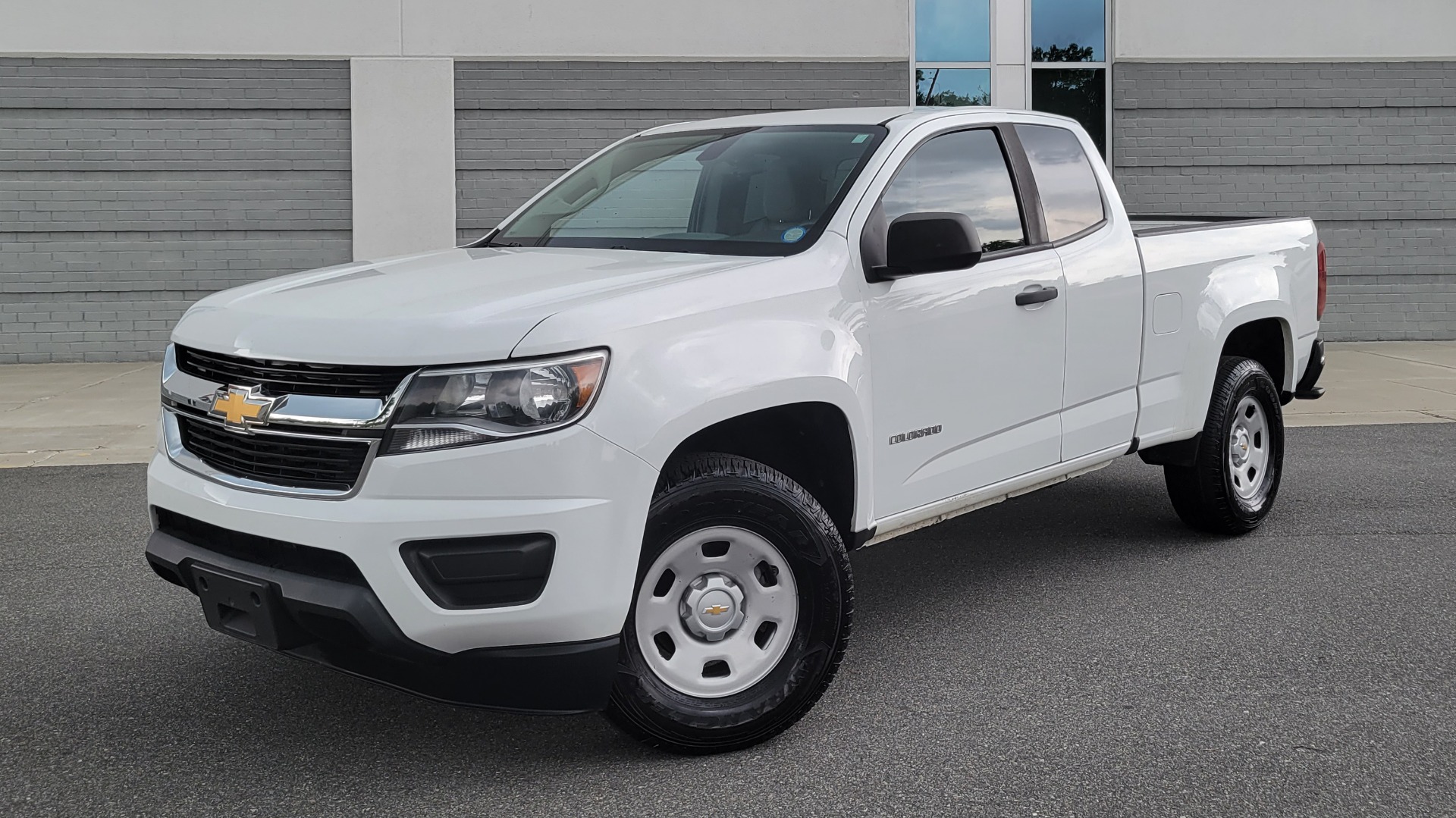 Used 2018 Chevrolet COLORADO EXT CAB / 2.5L / 2WD / 6-SPD AUTO / WORK TRUCK / REARVIEW for sale Sold at Formula Imports in Charlotte NC 28227 1