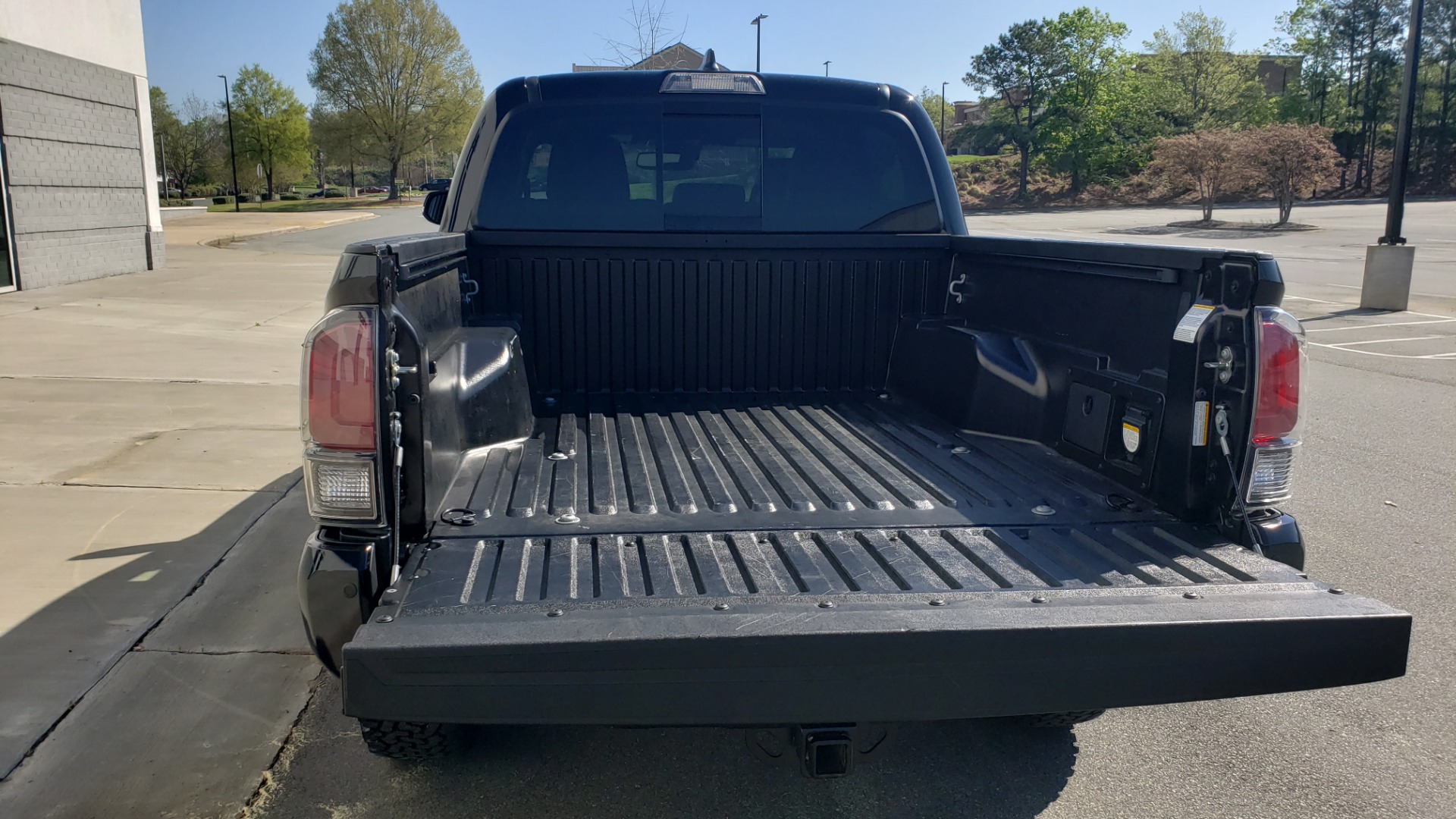 Used 2020 Toyota TACOMA 4WD TRD PRO / DOUBLECAB / 6-SPD MAN / NAV / SUNROOF / REARVIEW for sale Sold at Formula Imports in Charlotte NC 28227 17
