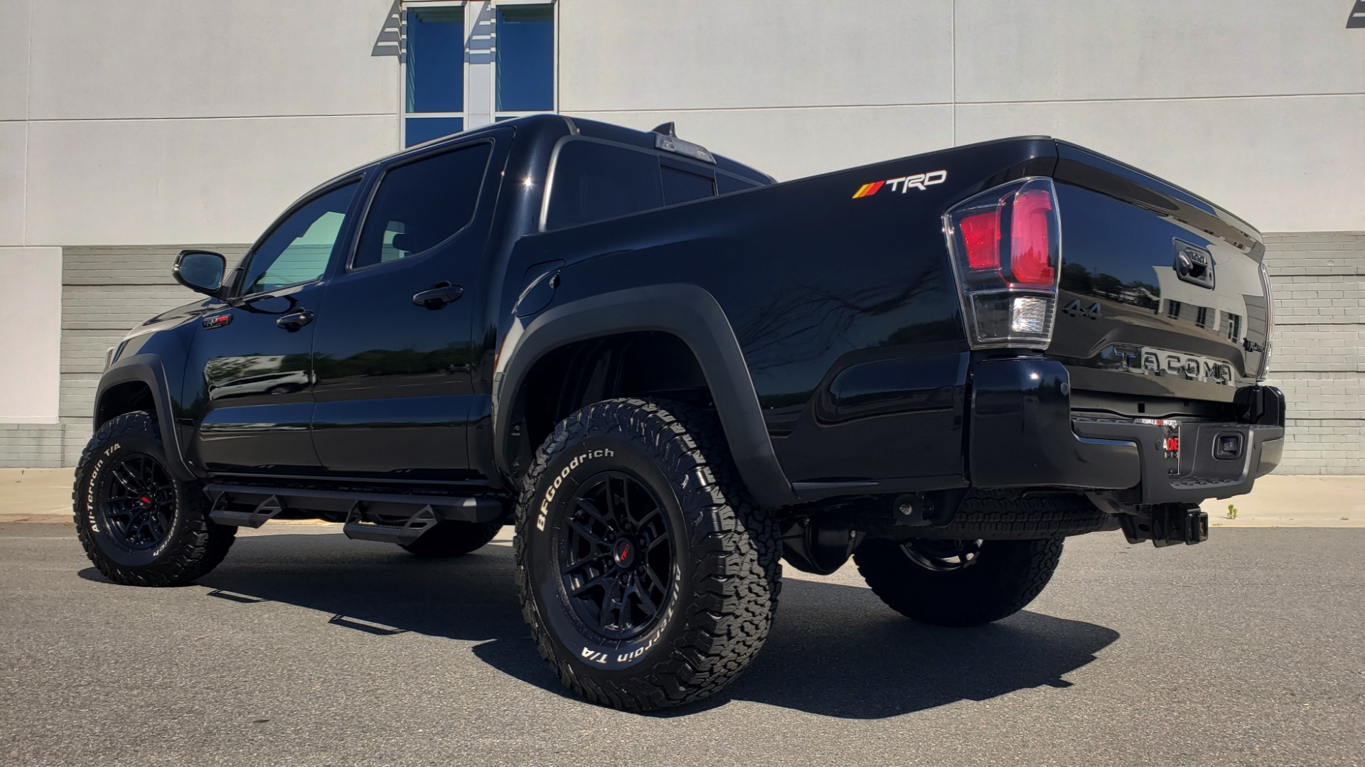 Used 2020 Toyota TACOMA 4WD TRD PRO / DOUBLECAB / 6-SPD MAN / NAV / SUNROOF / REARVIEW for sale Sold at Formula Imports in Charlotte NC 28227 2