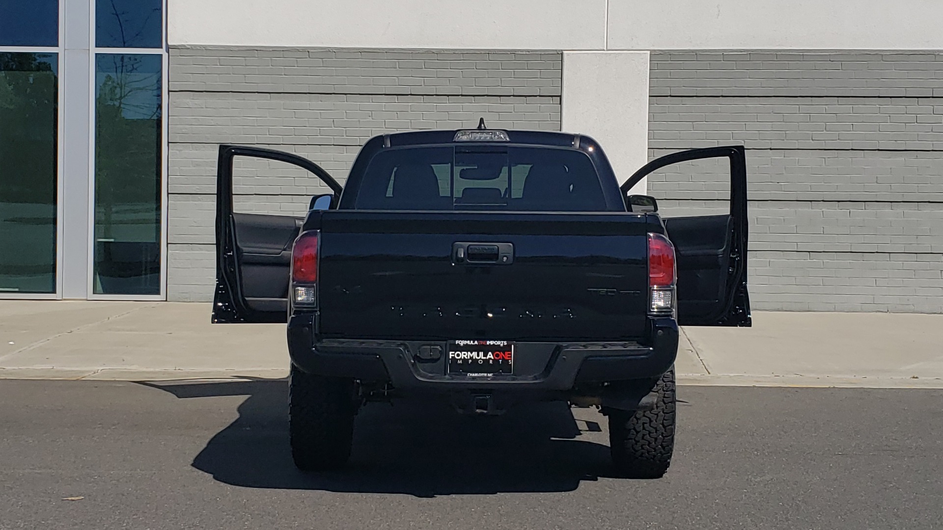 Used 2020 Toyota TACOMA 4WD TRD PRO / DOUBLECAB / 6-SPD MAN / NAV / SUNROOF / REARVIEW for sale Sold at Formula Imports in Charlotte NC 28227 26